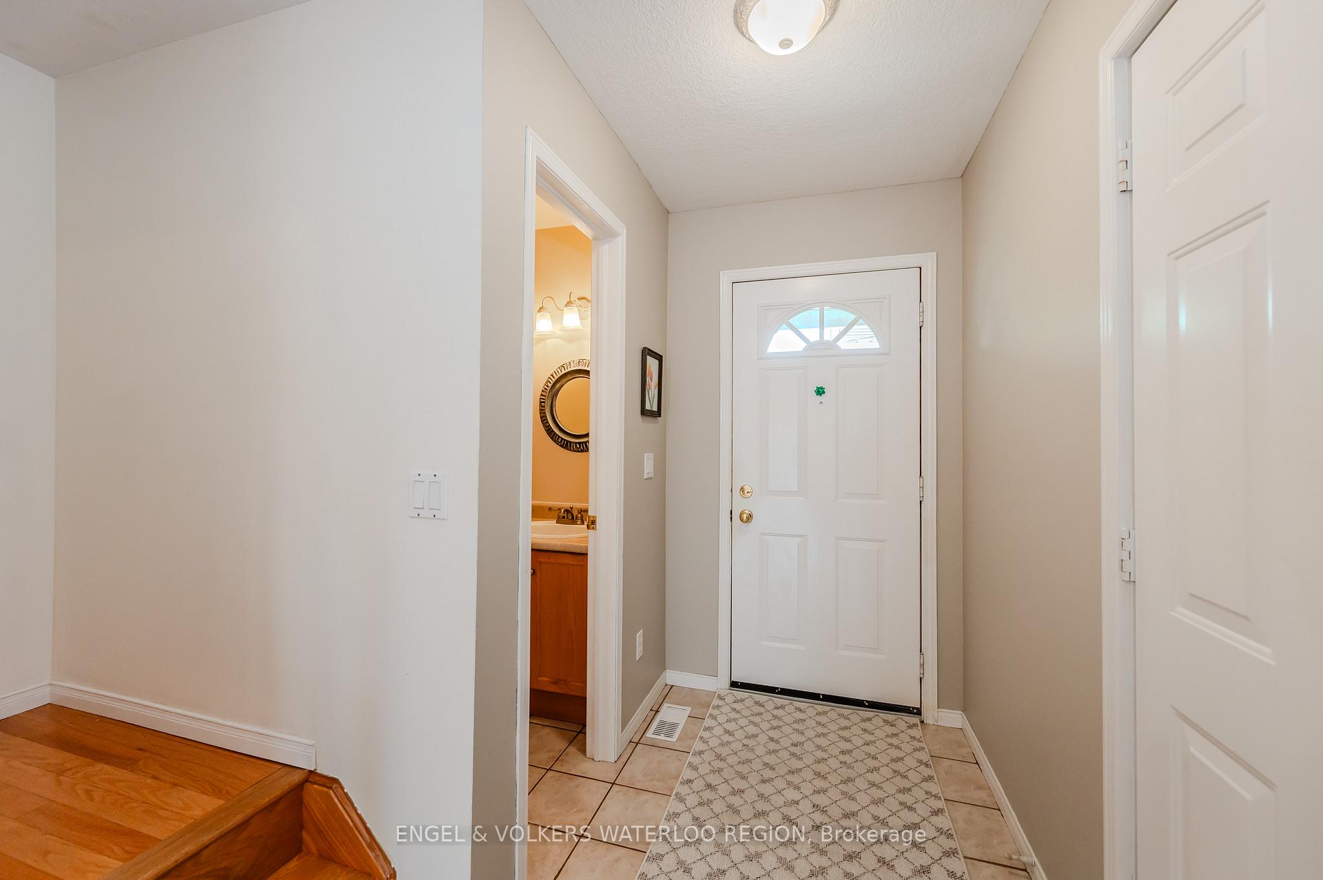 Photo 5 of 291 Pineland Place, Waterloo — HOMEH