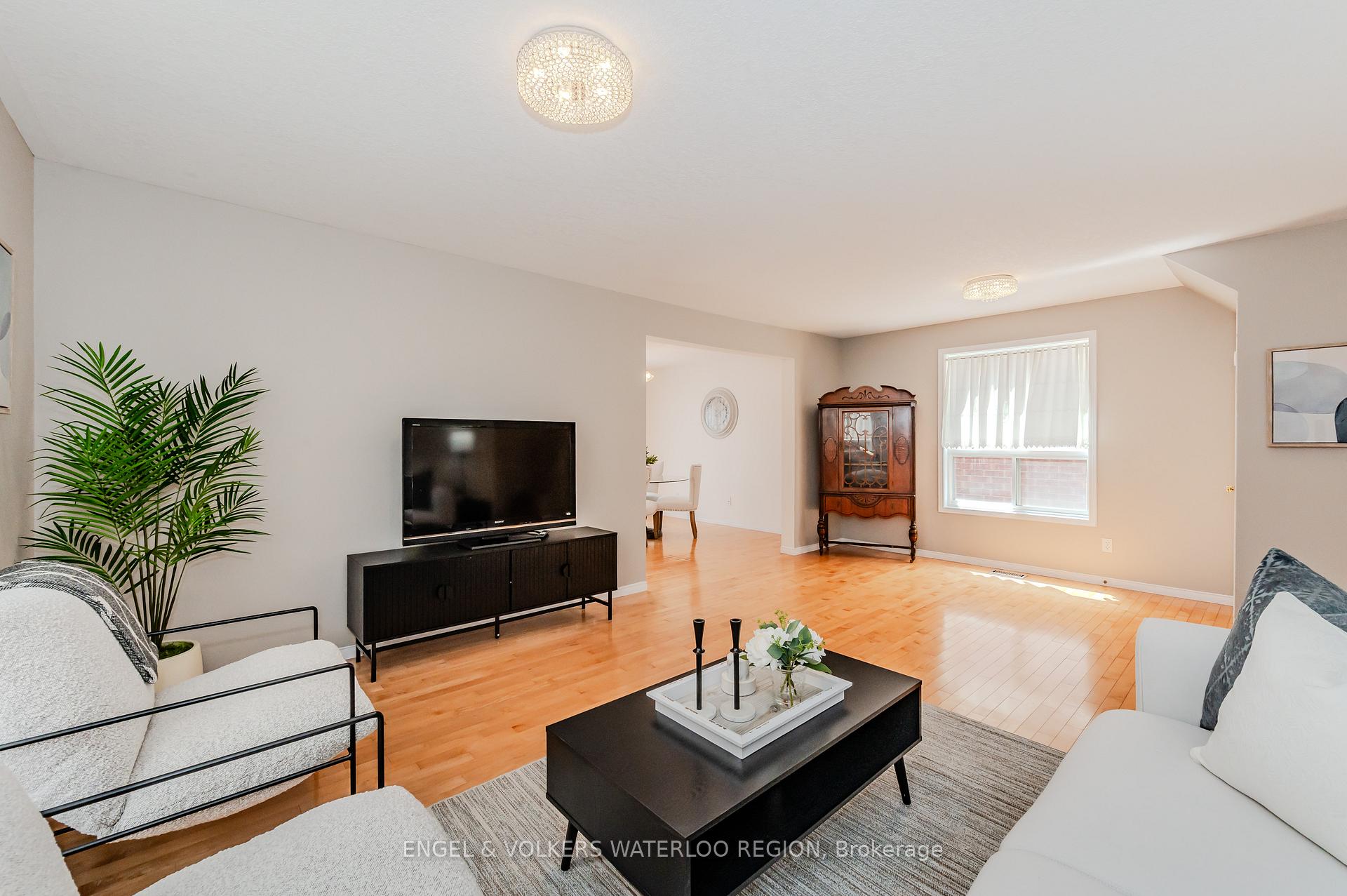 Photo 9 of 291 Pineland Place, Waterloo — HOMEH