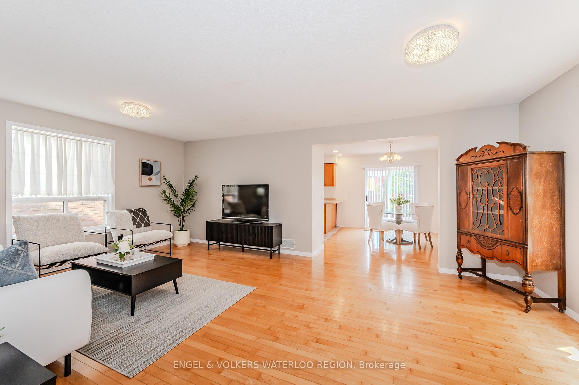 Photo 10 of 291 Pineland Place, Waterloo — HOMEH