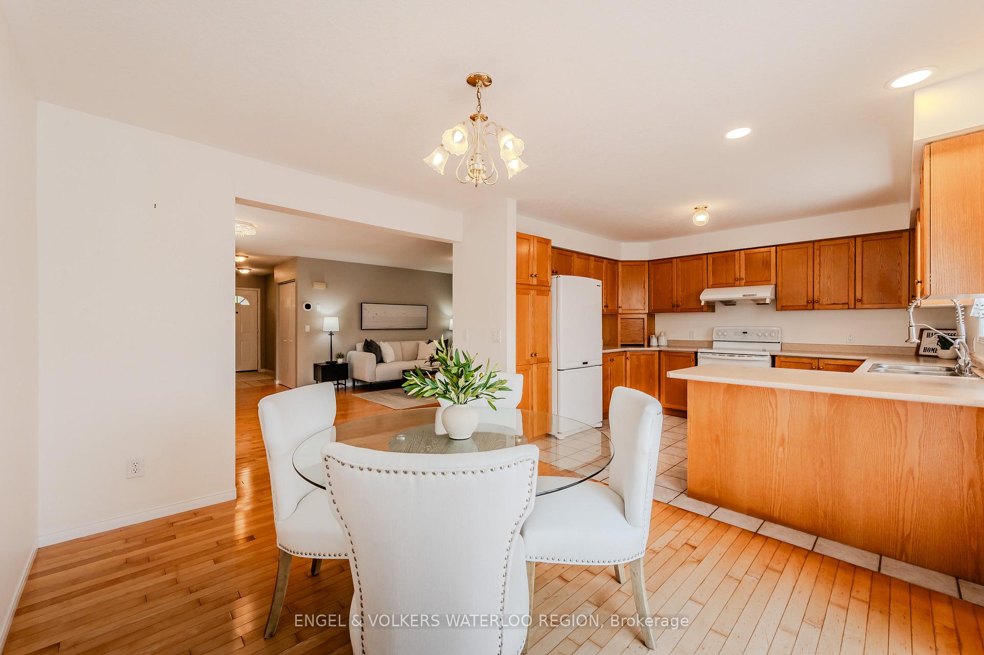Photo 12 of 291 Pineland Place, Waterloo — HOMEH