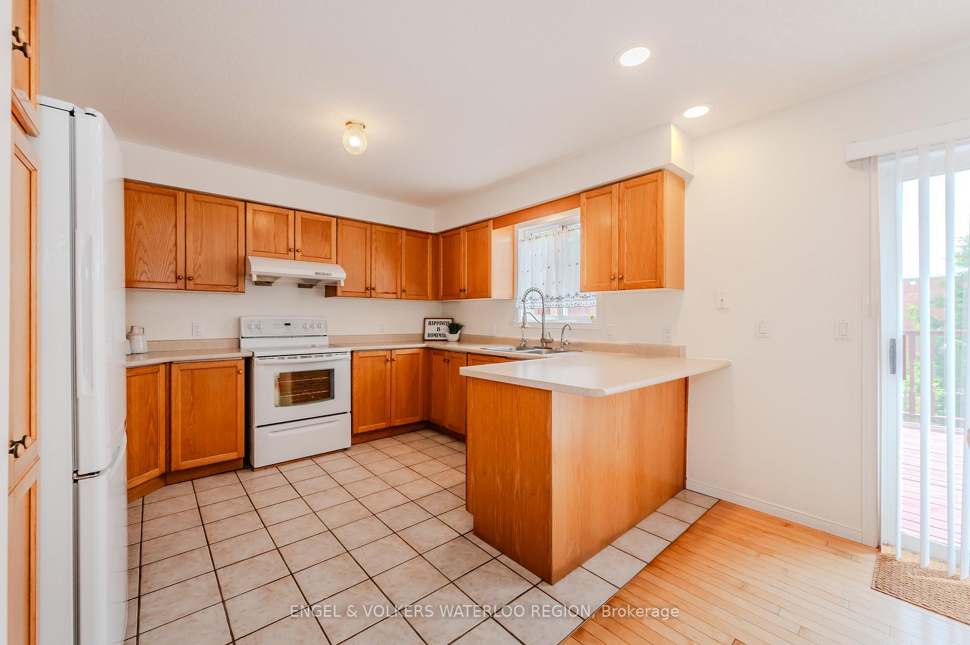 Photo 13 of 291 Pineland Place, Waterloo — HOMEH