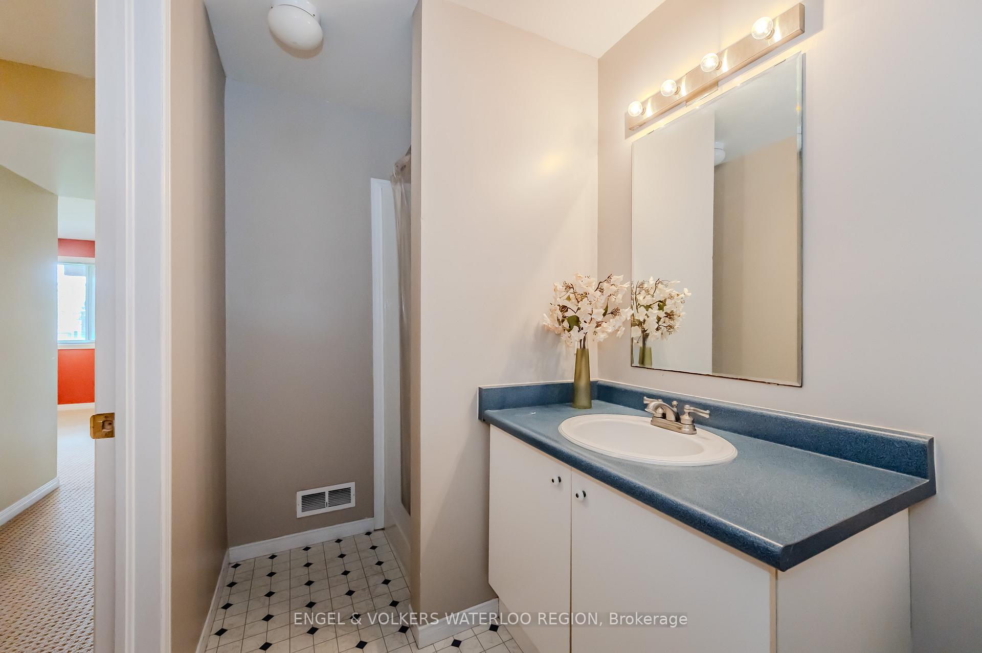 Photo 34 of 291 Pineland Place, Waterloo — HOMEH