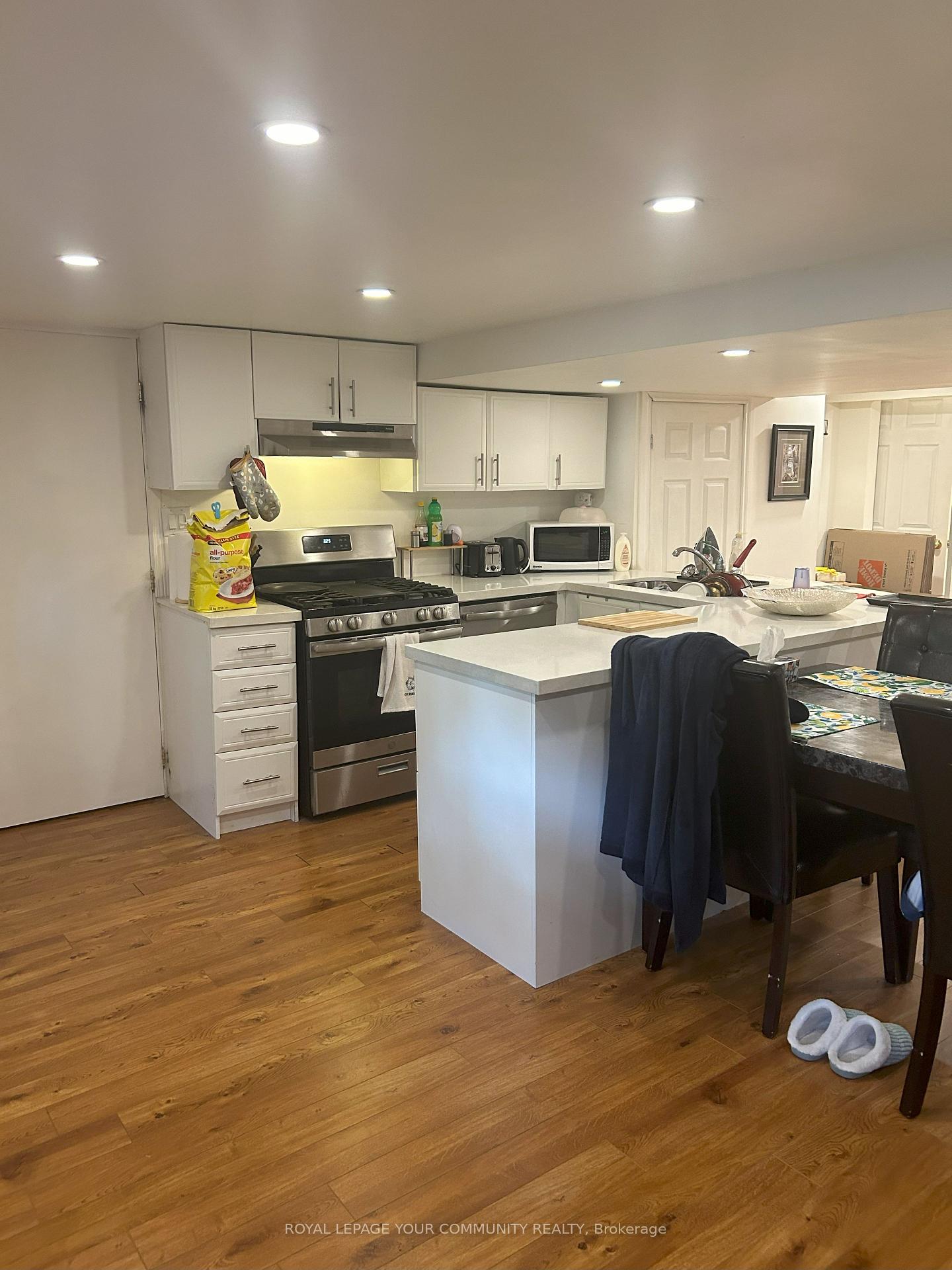 Photo 8 of 46 Netherford Road, Vaughan, Maple — HOMEH