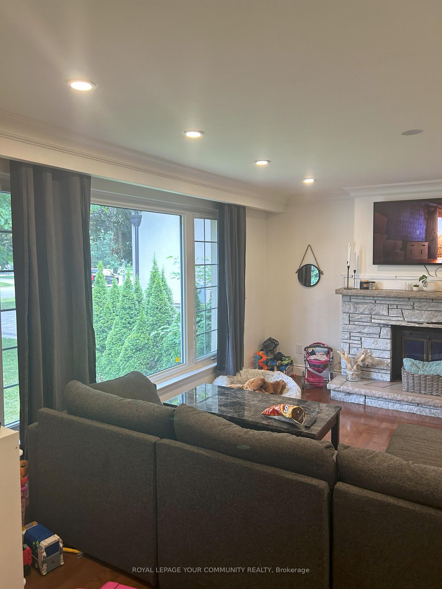 Photo 16 of 46 Netherford Road, Vaughan, Maple — HOMEH
