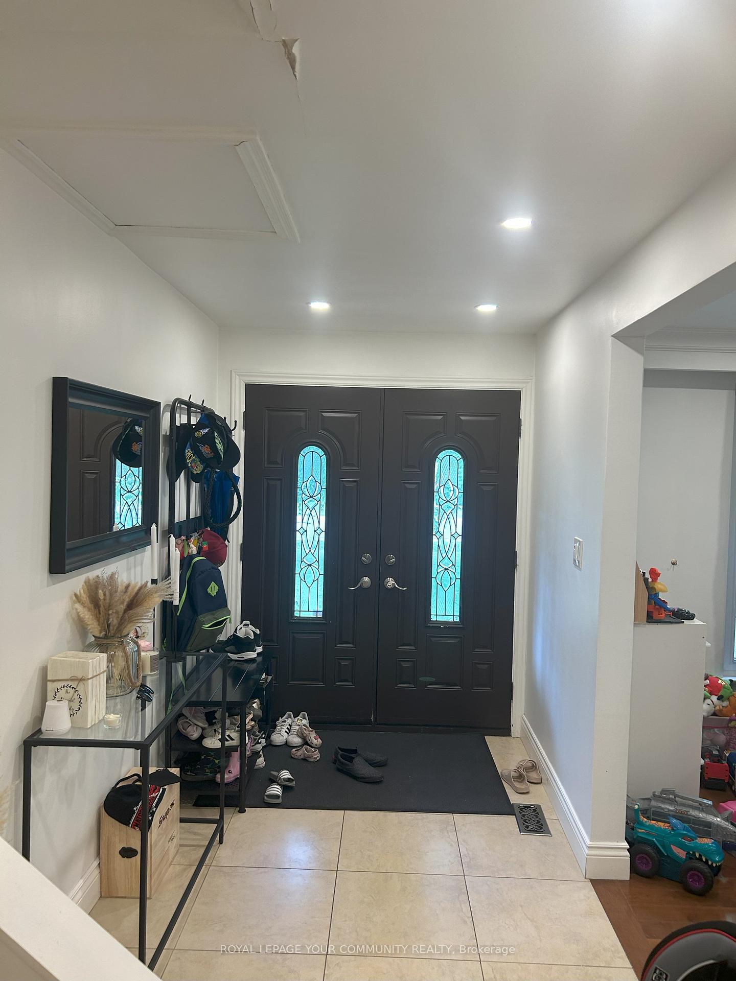 Photo 17 of 46 Netherford Road, Vaughan, Maple — HOMEH