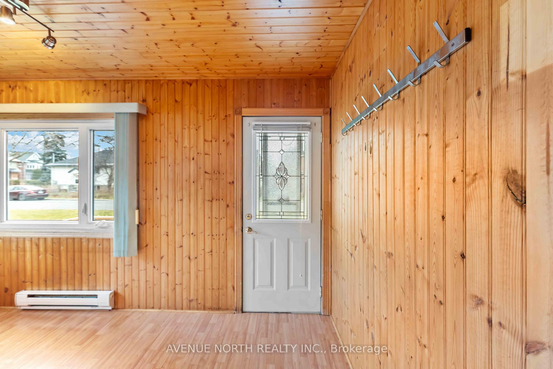 Photo 3 of 177 Compton Avenue, Ottawa, Woodroffe — HOMEH