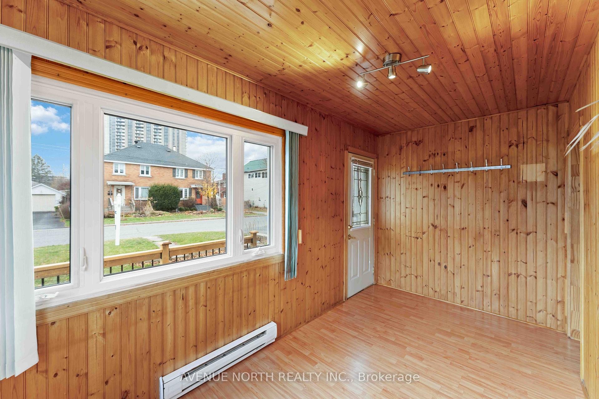 Photo 8 of 177 Compton Avenue, Ottawa, Woodroffe — HOMEH