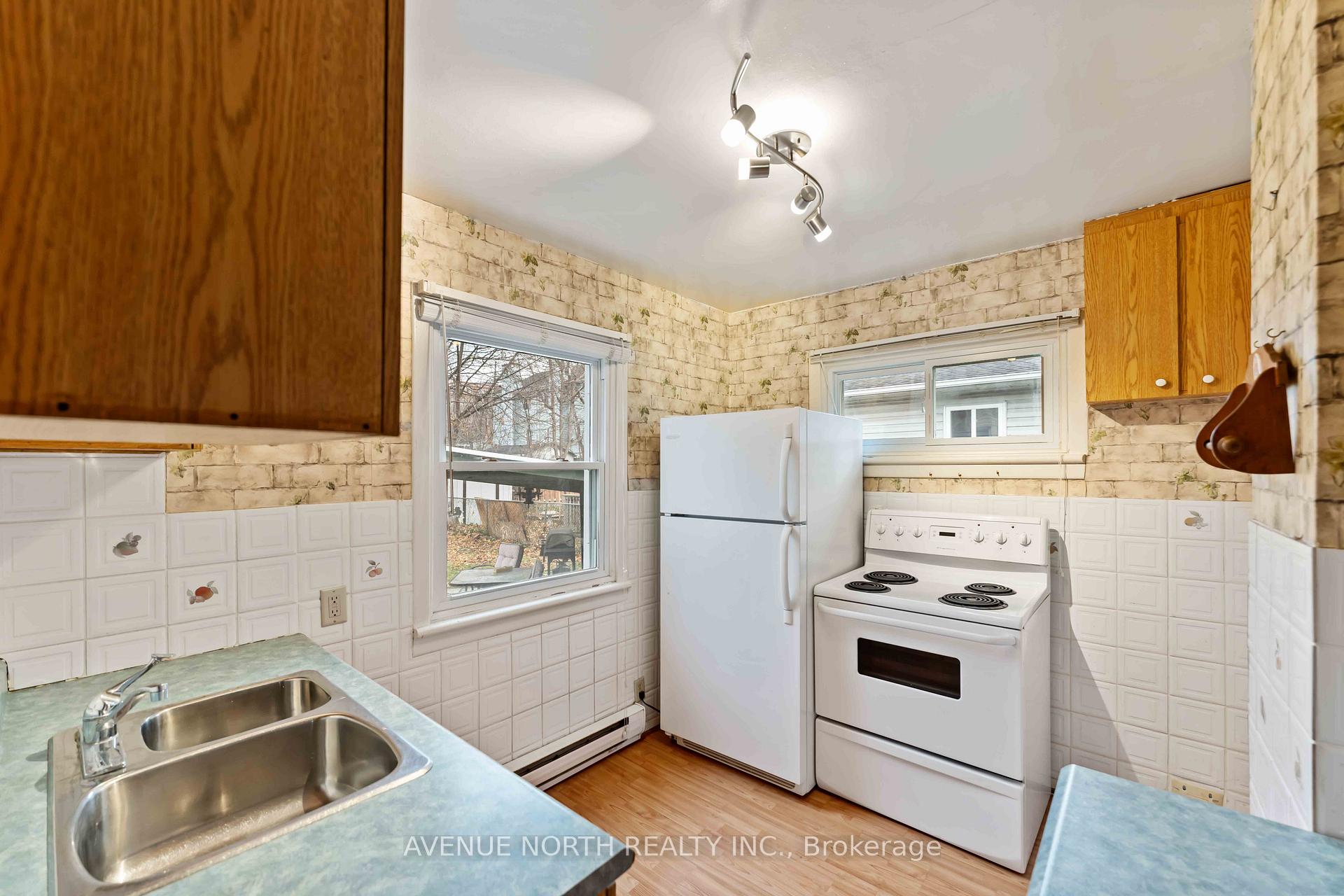 Photo 21 of 177 Compton Avenue, Ottawa, Woodroffe — HOMEH