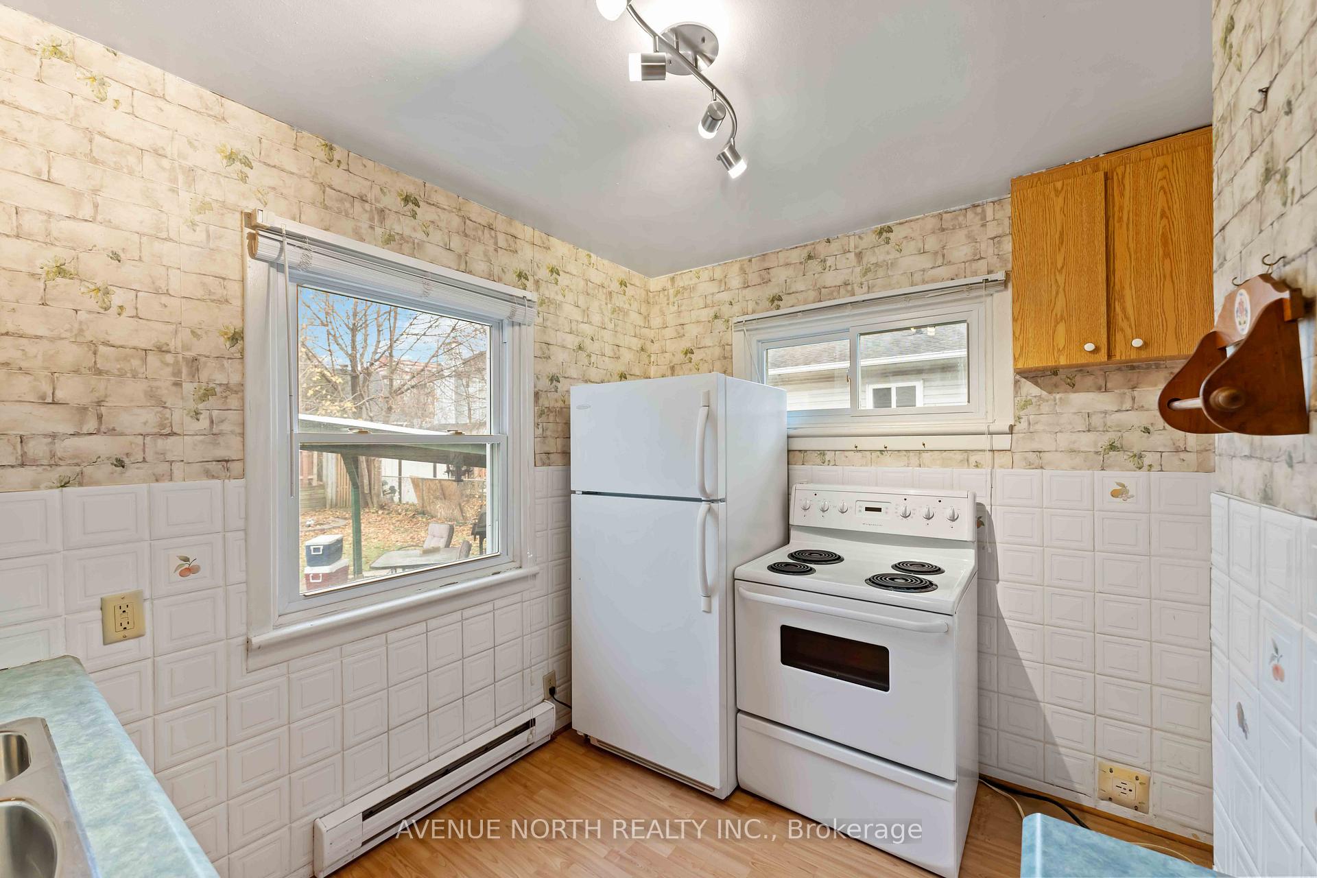 Photo 22 of 177 Compton Avenue, Ottawa, Woodroffe — HOMEH