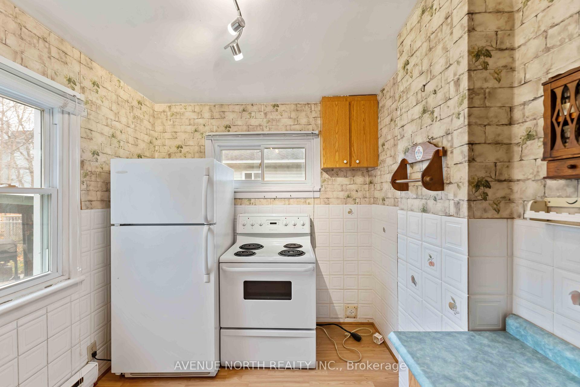 Photo 23 of 177 Compton Avenue, Ottawa, Woodroffe — HOMEH
