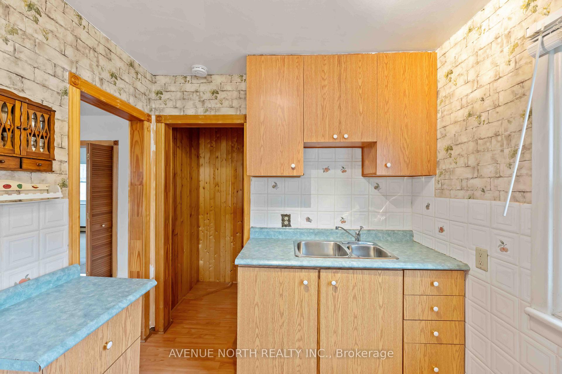 Photo 27 of 177 Compton Avenue, Ottawa, Woodroffe — HOMEH