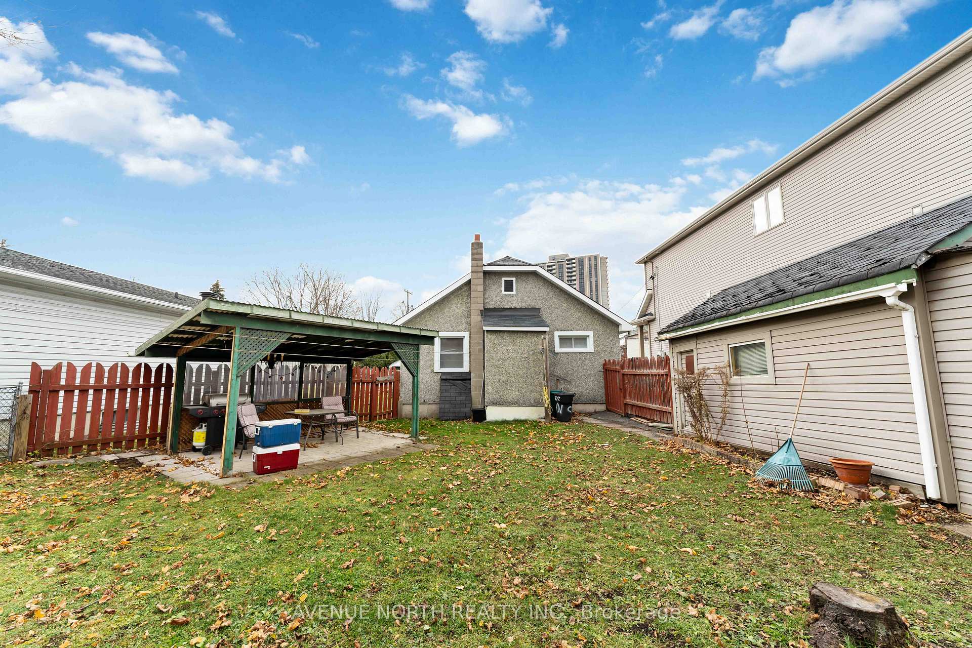 Photo 37 of 177 Compton Avenue, Ottawa, Woodroffe — HOMEH