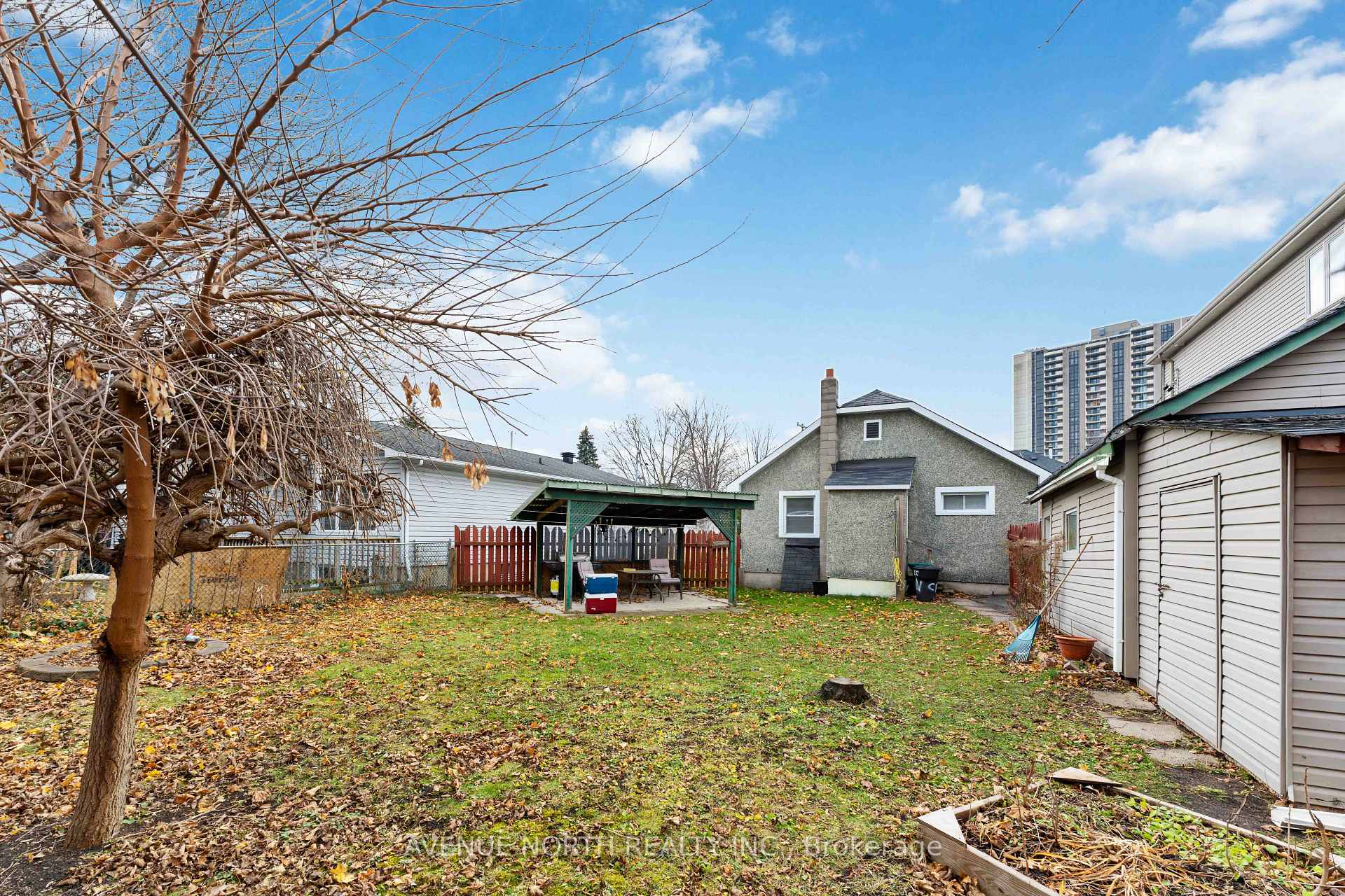 Photo 39 of 177 Compton Avenue, Ottawa, Woodroffe — HOMEH