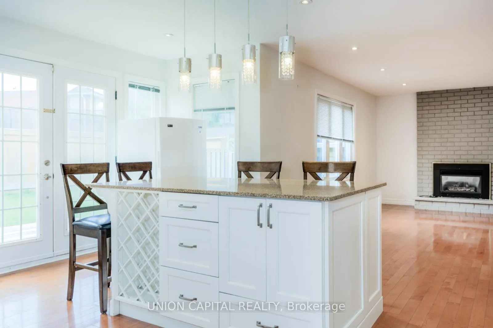 Photo 2 of 82 Old Yonge Street, Aurora, Aurora Village — HOMEH