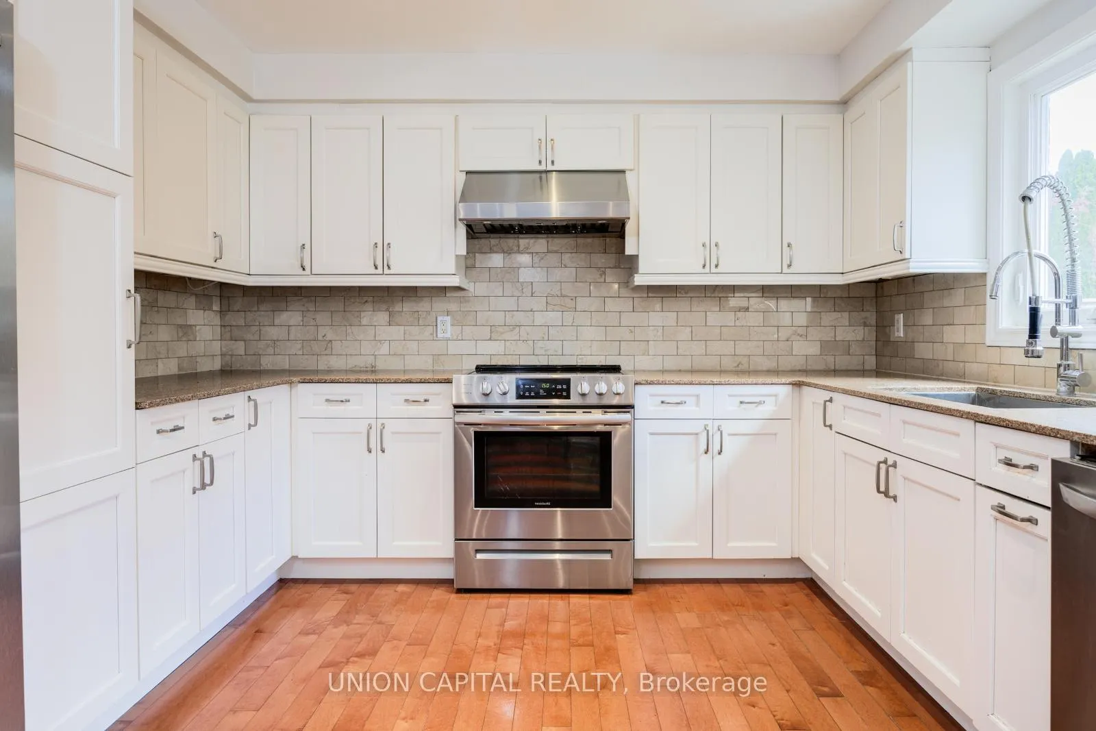 Photo 7 of 82 Old Yonge Street, Aurora, Aurora Village — HOMEH