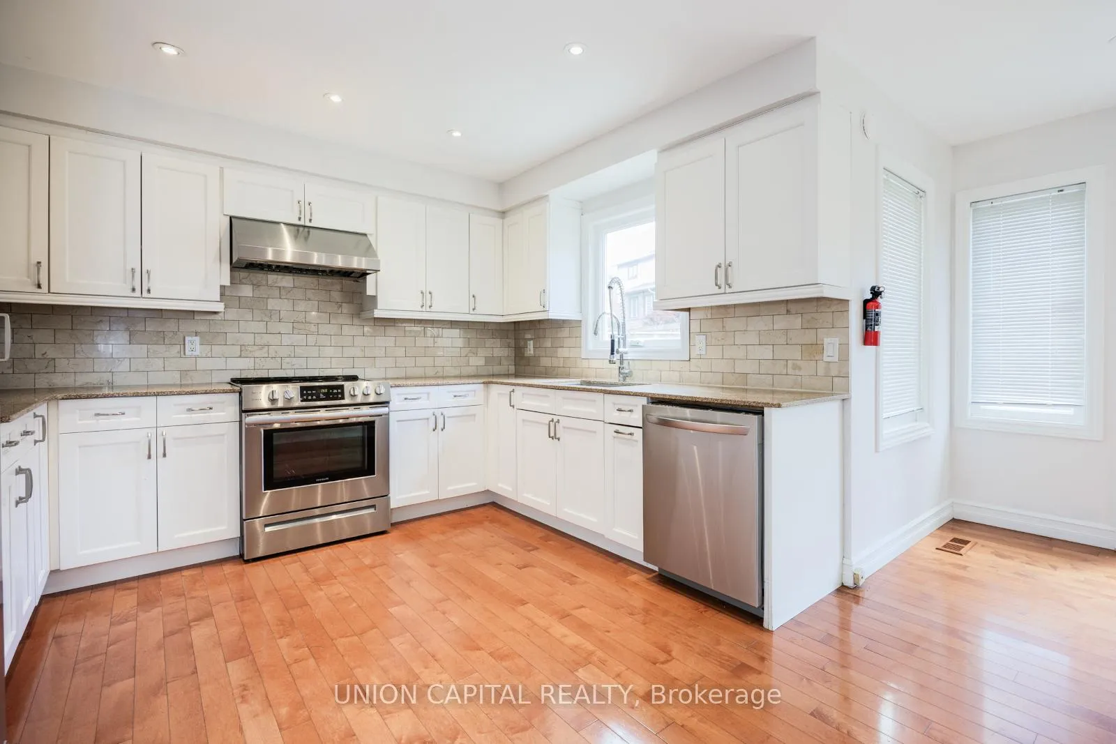 Photo 8 of 82 Old Yonge Street, Aurora, Aurora Village — HOMEH