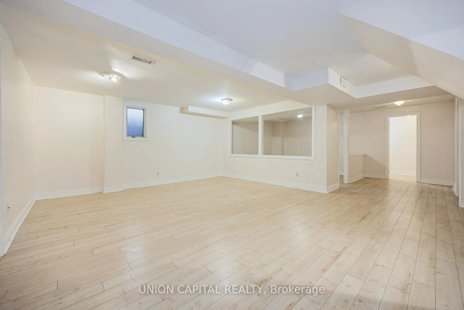 Photo 13 of 82 Old Yonge Street, Aurora, Aurora Village — HOMEH
