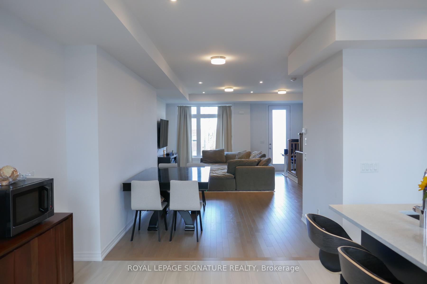 Photo 8 of 49 Sorbara Way, Whitby, Brooklin — HOMEH