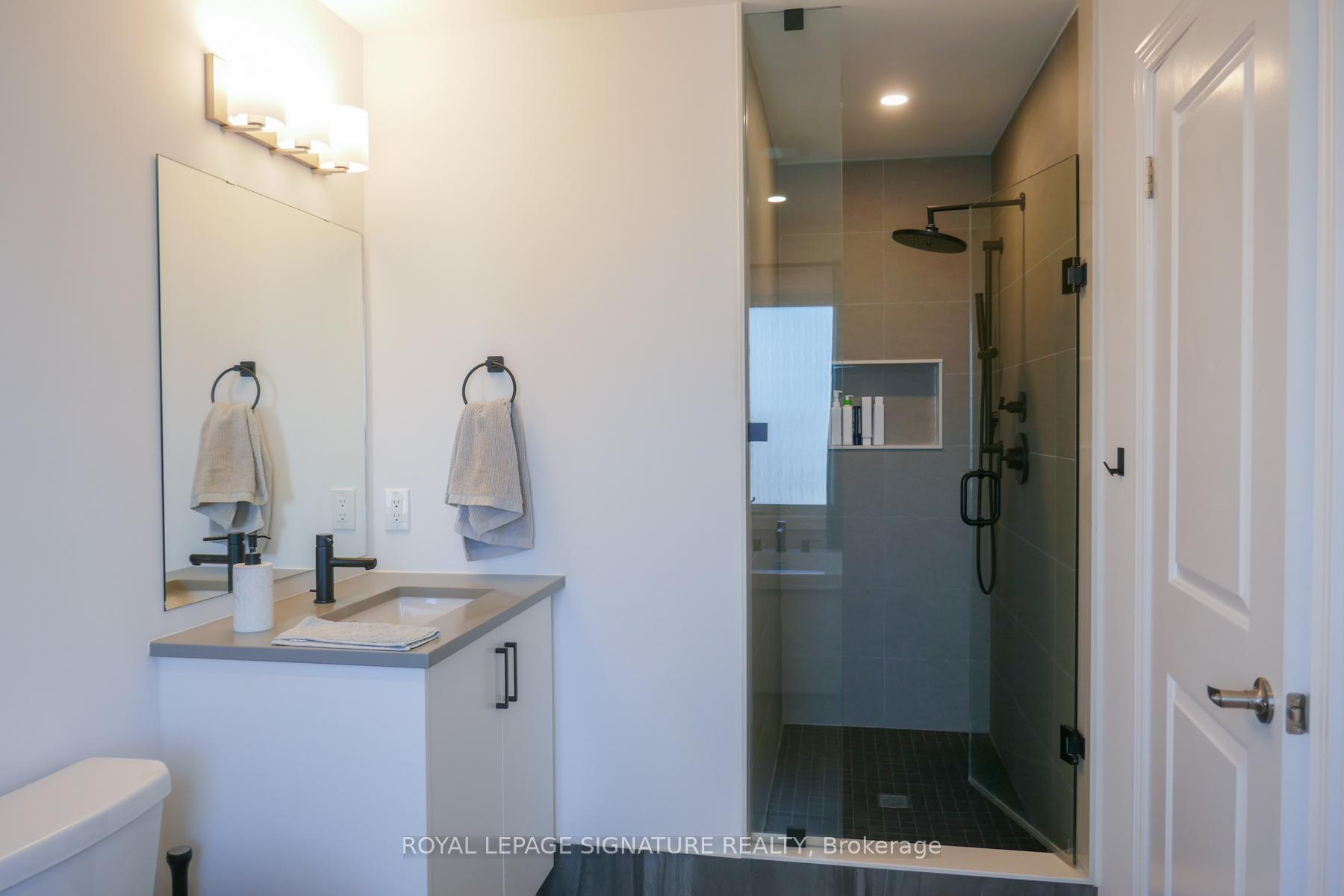 Photo 11 of 49 Sorbara Way, Whitby, Brooklin — HOMEH