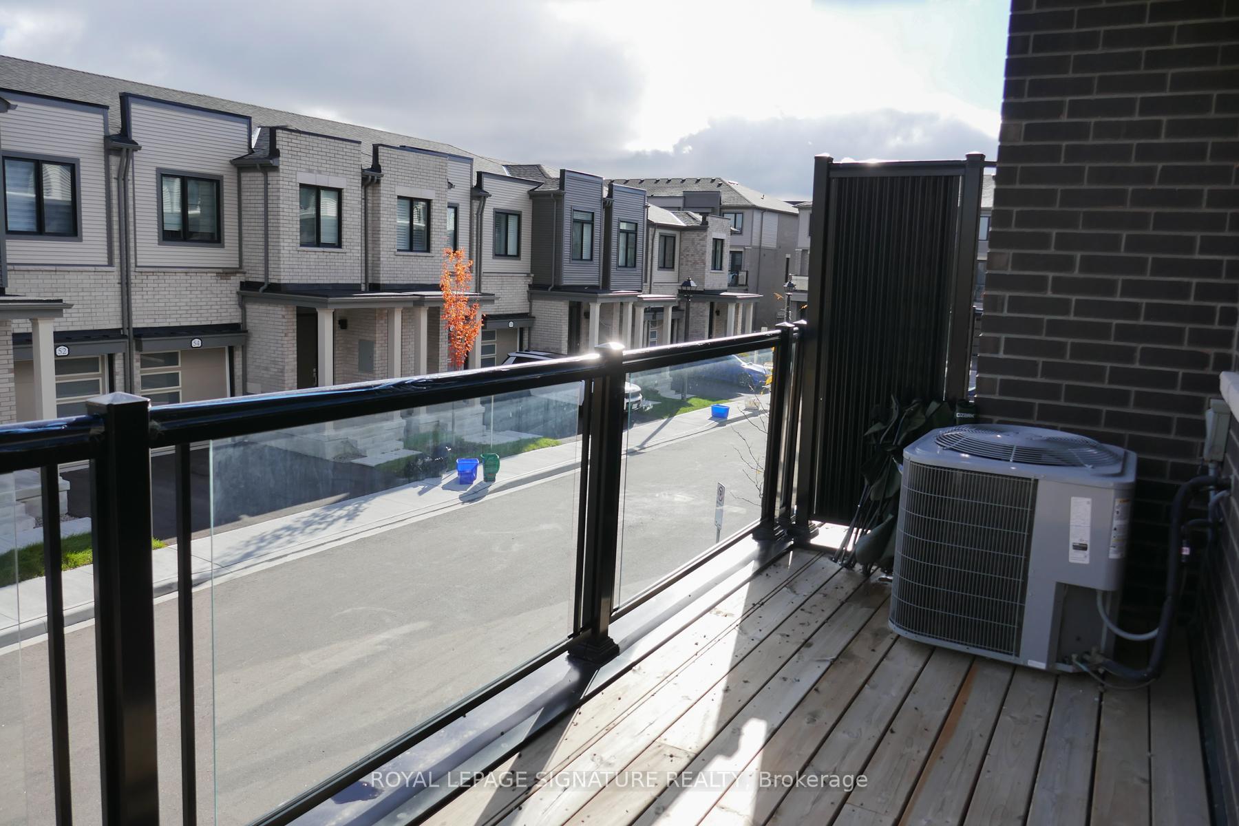 Photo 17 of 49 Sorbara Way, Whitby, Brooklin — HOMEH