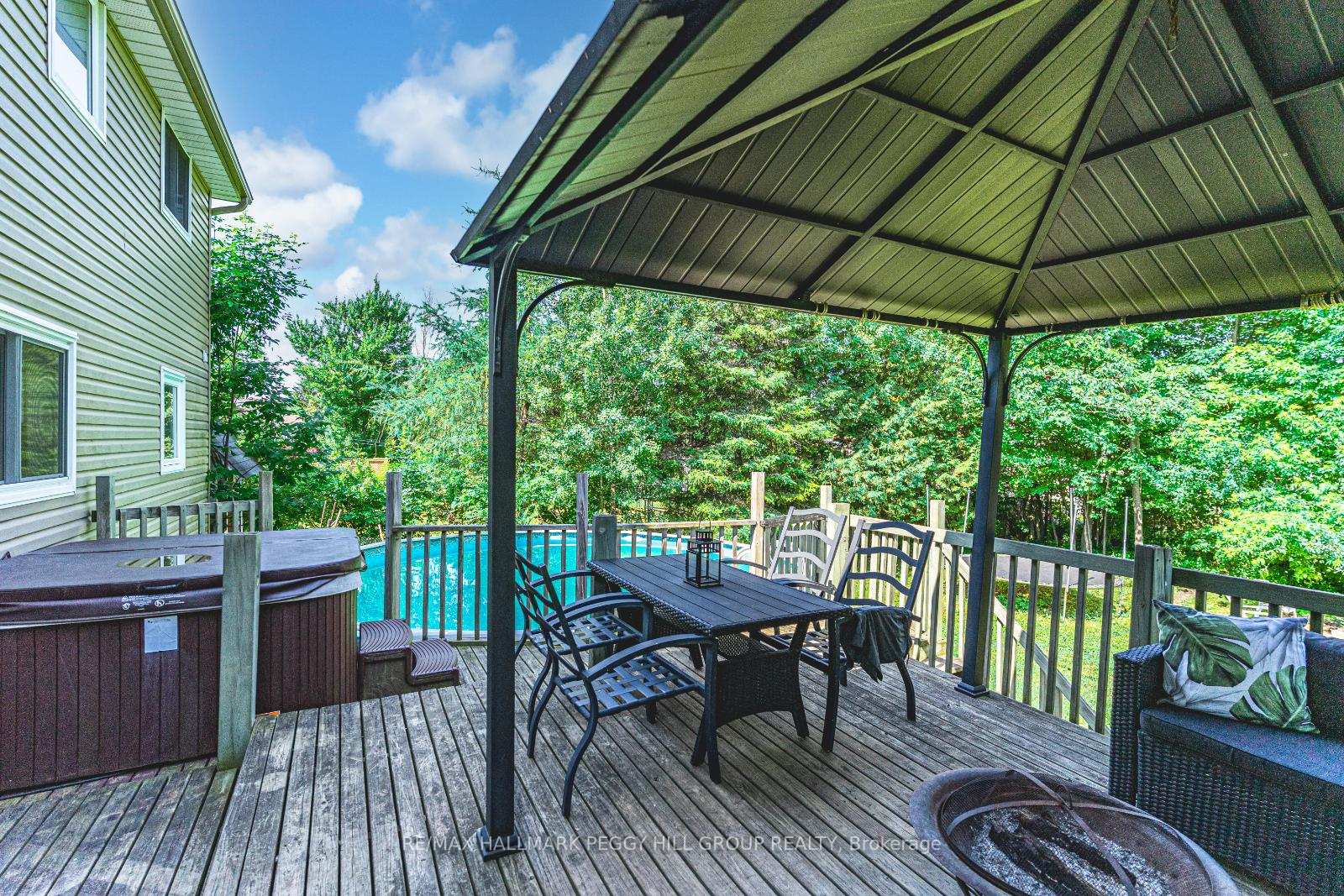Photo 3 of 26 Royal Beech Drive, Wasaga Beach — HOMEH