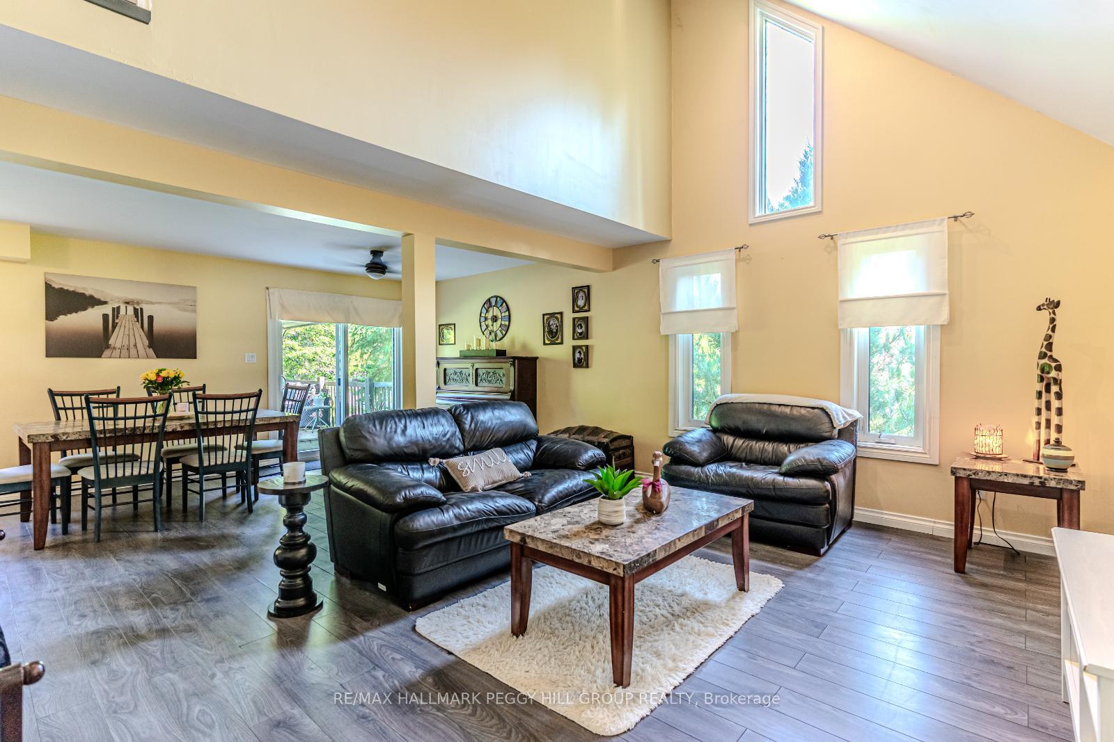 Photo 5 of 26 Royal Beech Drive, Wasaga Beach — HOMEH