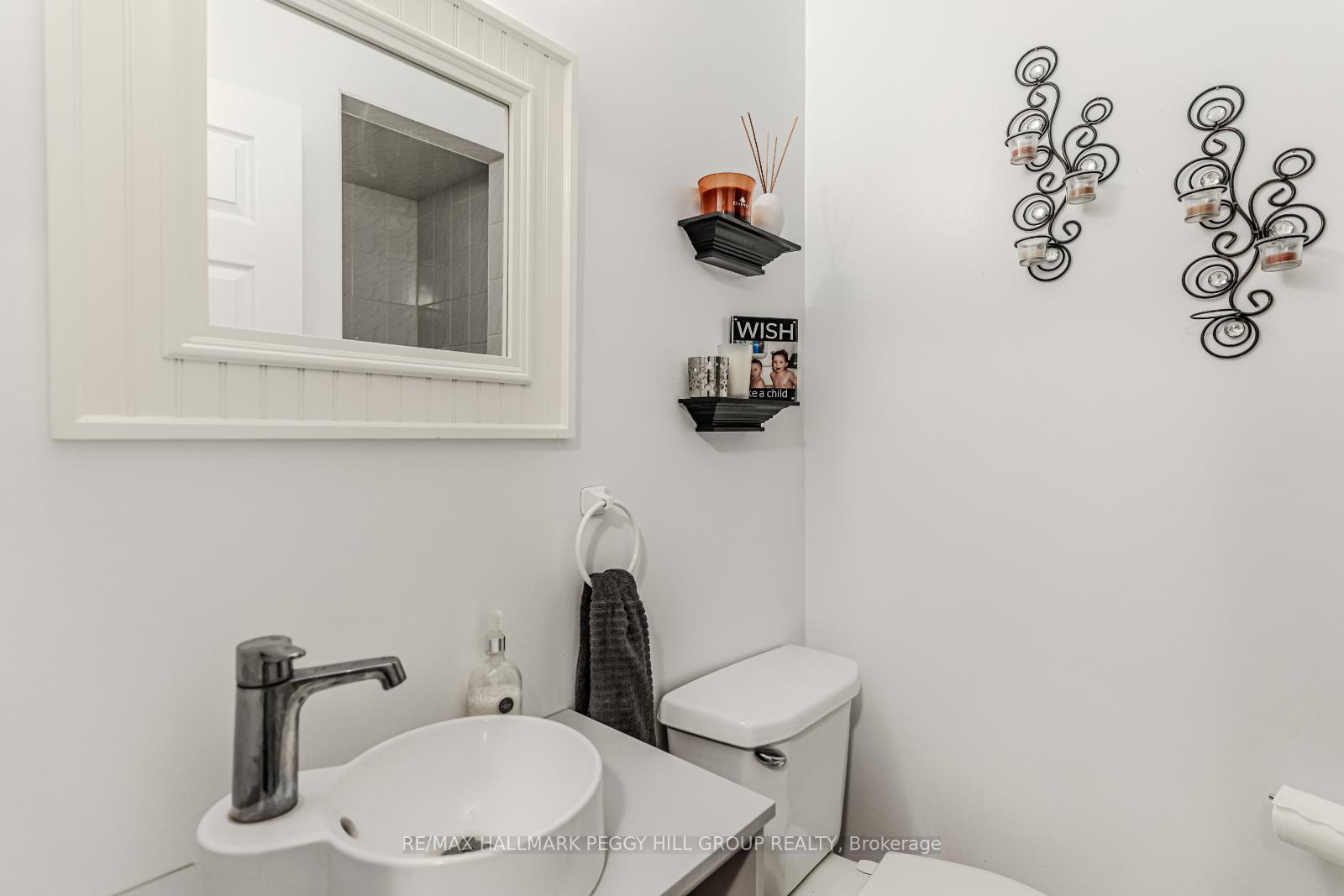 Photo 9 of 26 Royal Beech Drive, Wasaga Beach — HOMEH