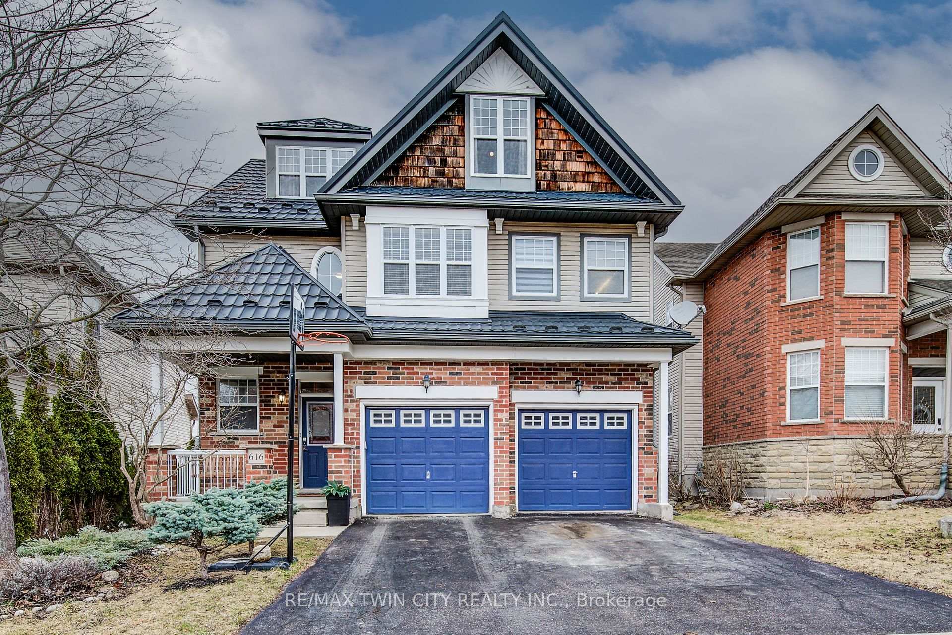 Photo 1 of 616 Frieburg Drive, Waterloo, Clair Hills — HOMEH