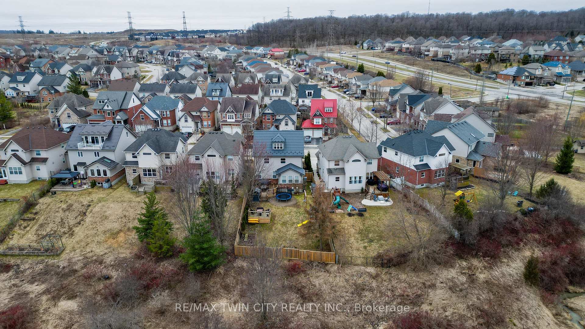 Photo 2 of 616 Frieburg Drive, Waterloo, Clair Hills — HOMEH