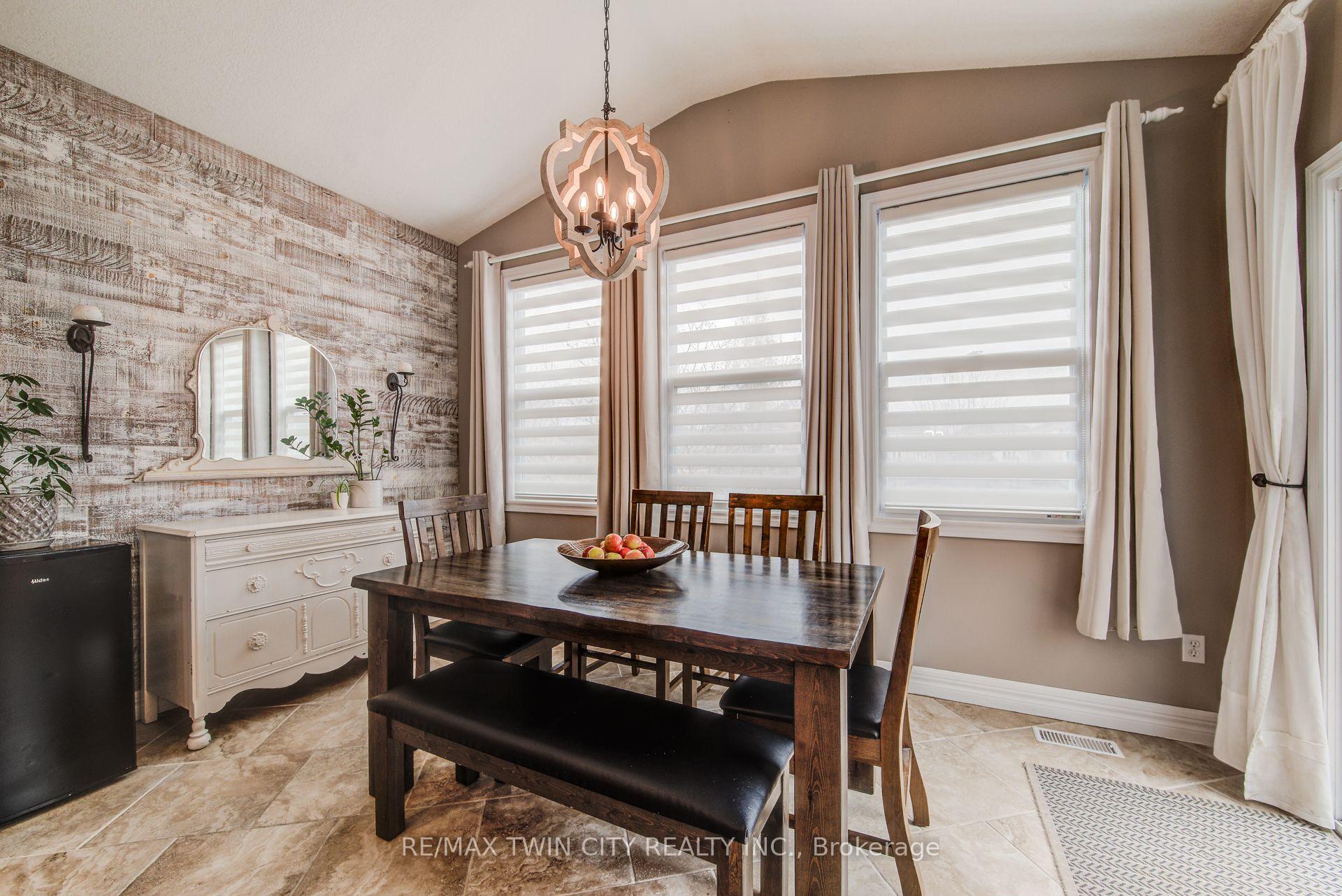 Photo 17 of 616 Frieburg Drive, Waterloo, Clair Hills — HOMEH