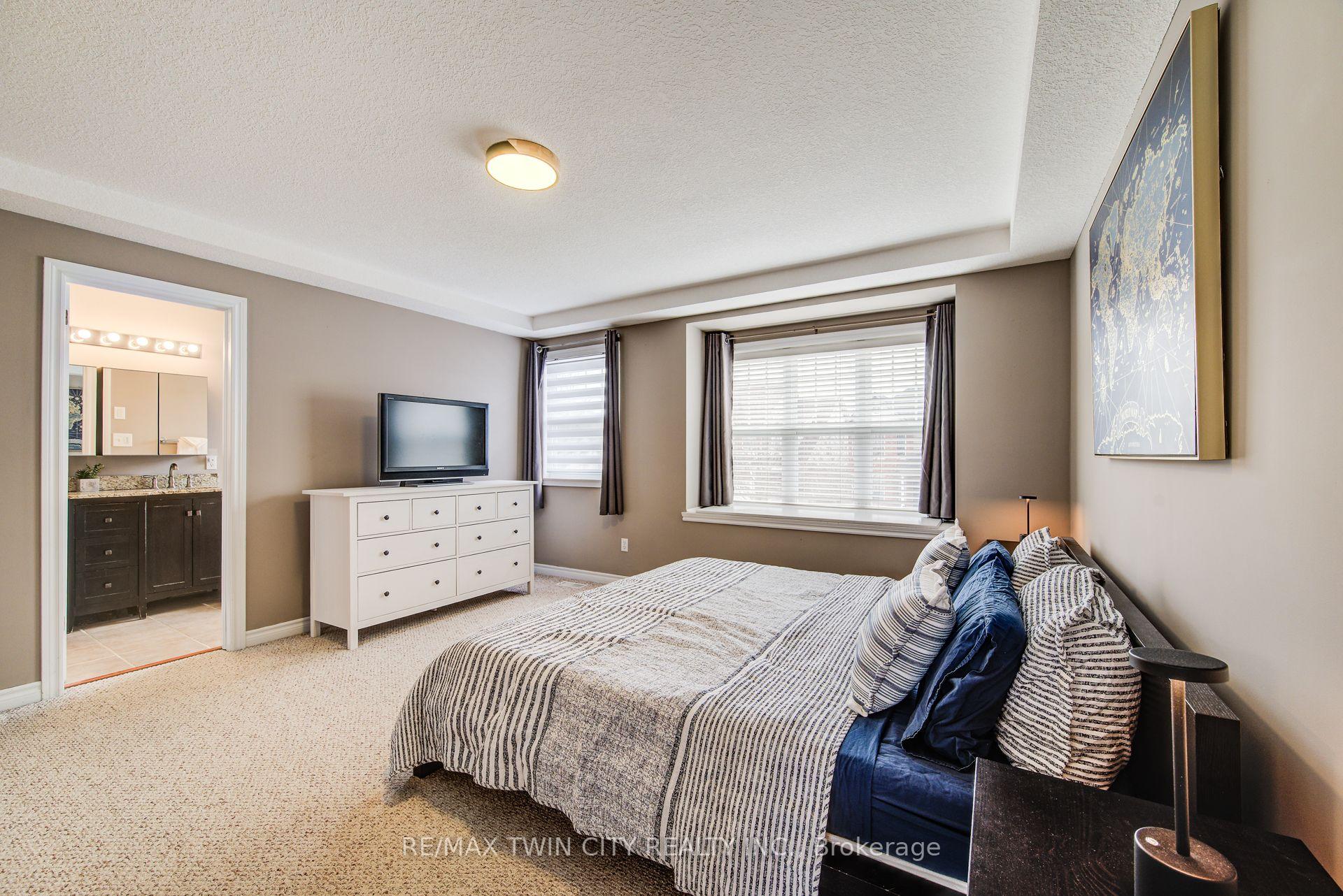Photo 21 of 616 Frieburg Drive, Waterloo, Clair Hills — HOMEH