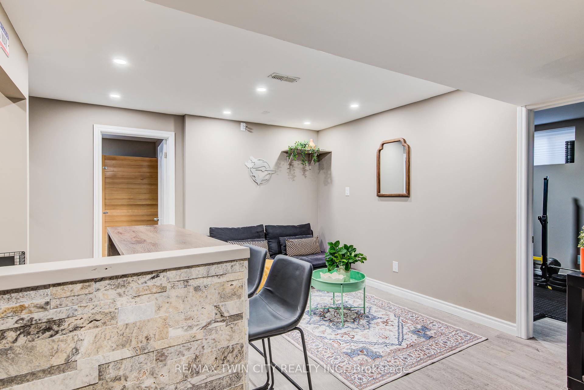 Photo 33 of 616 Frieburg Drive, Waterloo, Clair Hills — HOMEH