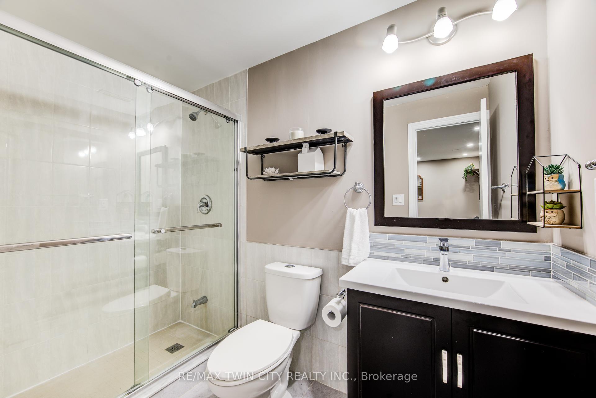 Photo 37 of 616 Frieburg Drive, Waterloo, Clair Hills — HOMEH