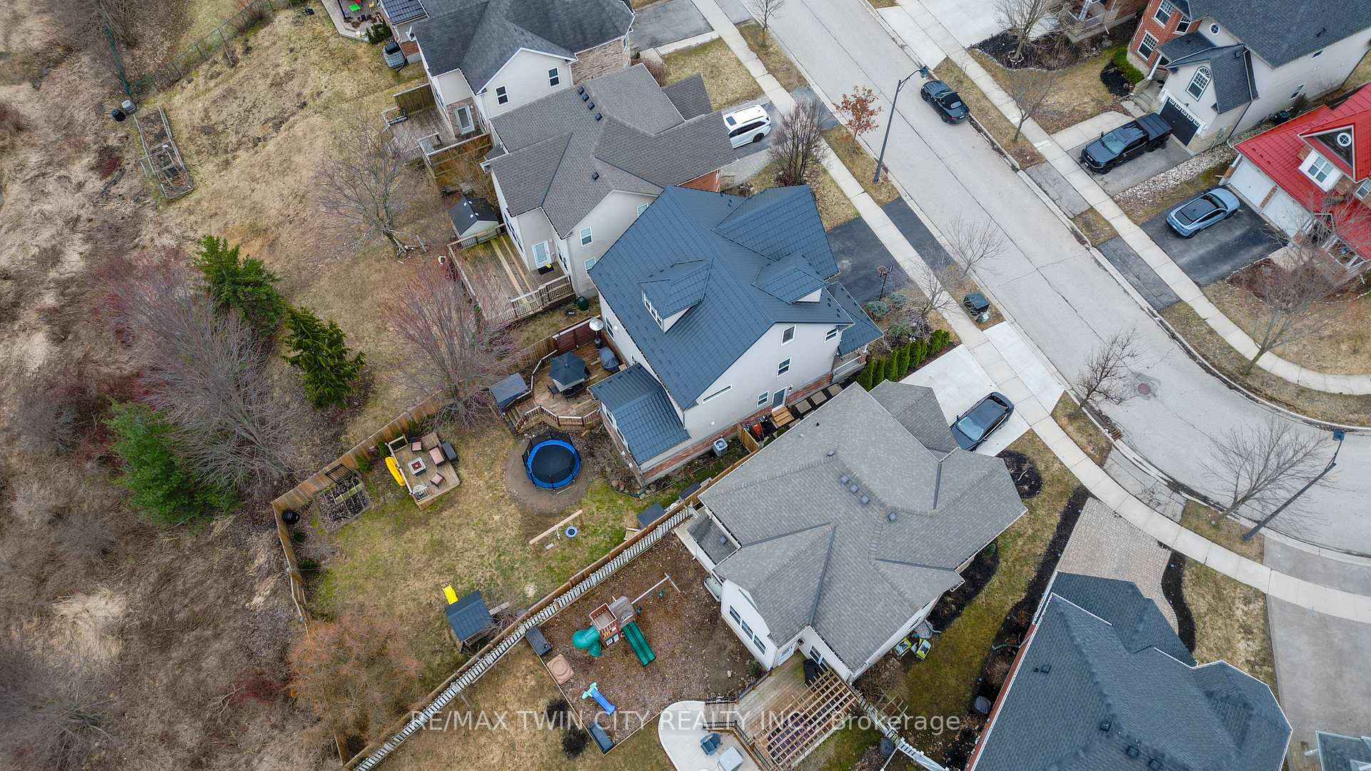 Photo 47 of 616 Frieburg Drive, Waterloo, Clair Hills — HOMEH