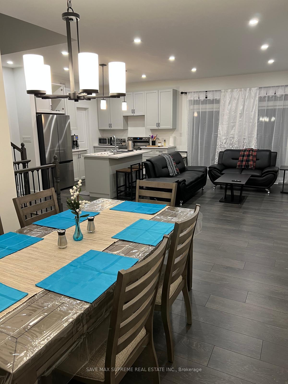 Photo 3 of 8 Summit Crescent, Belleville, Belleville Ward — HOMEH