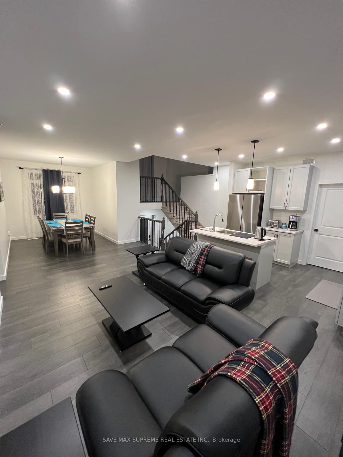 Photo 6 of 8 Summit Crescent, Belleville, Belleville Ward — HOMEH
