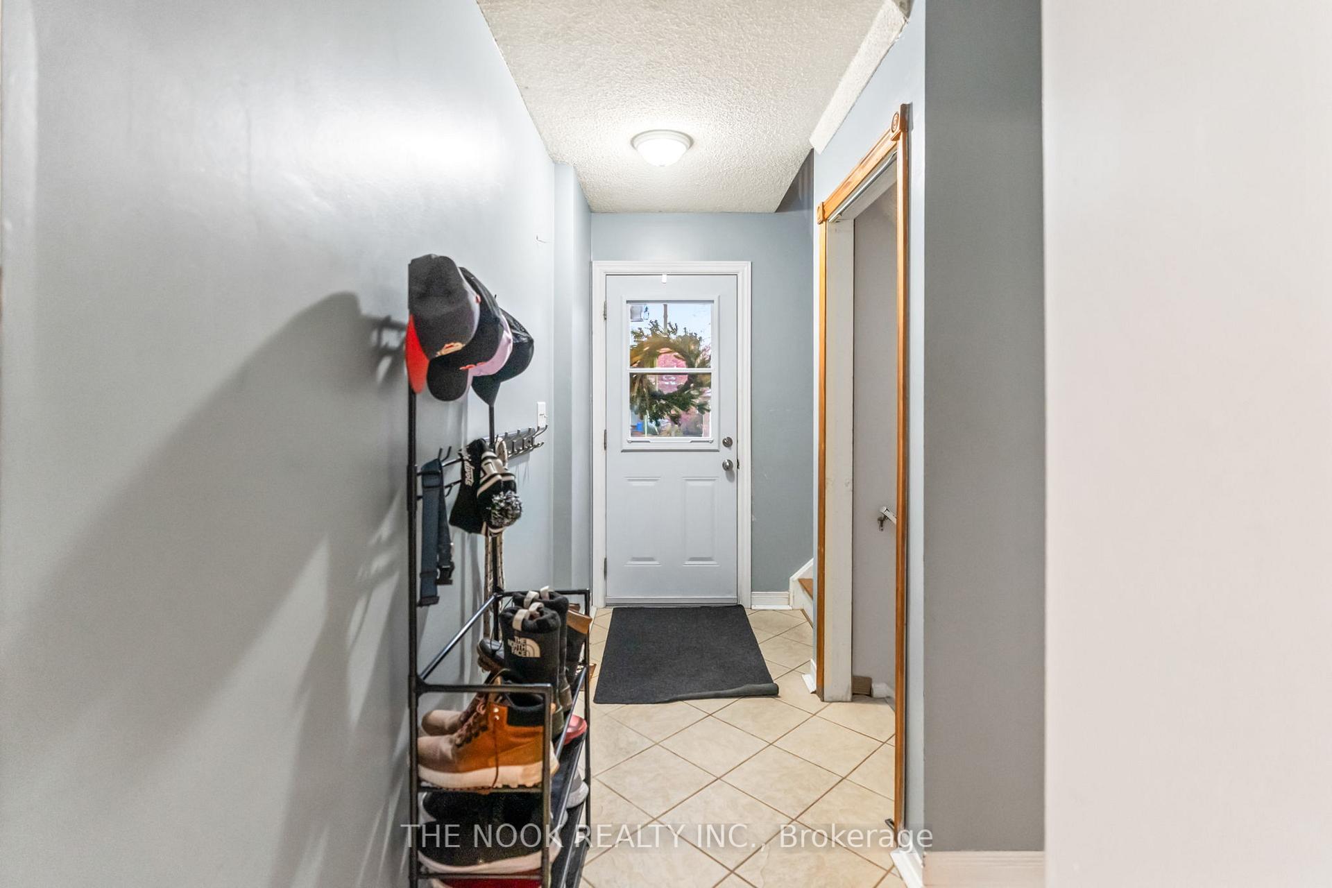 Photo 5 of 96 Kirby Crescent, Whitby, Blue Grass Meadows — HOMEH