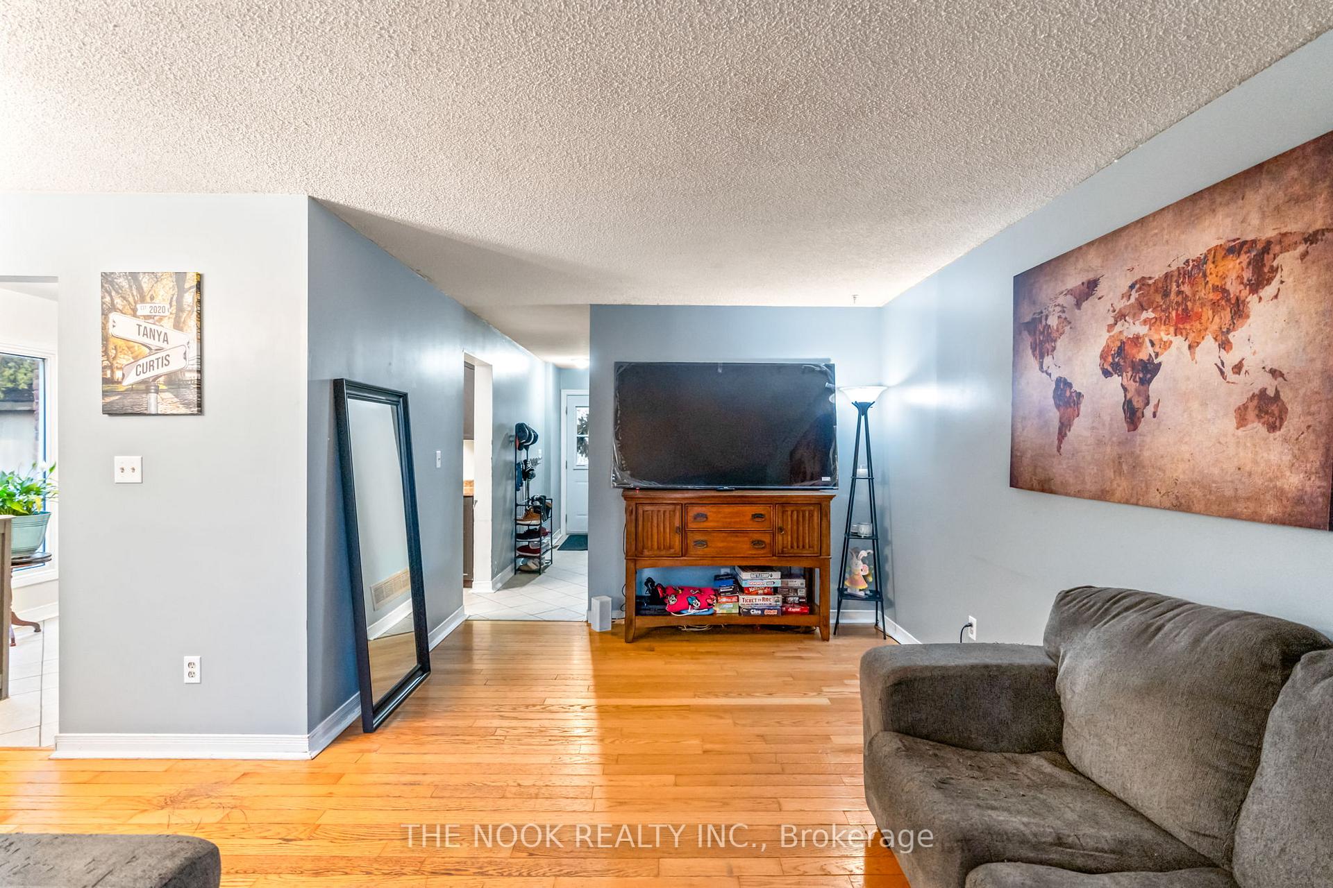 Photo 7 of 96 Kirby Crescent, Whitby, Blue Grass Meadows — HOMEH