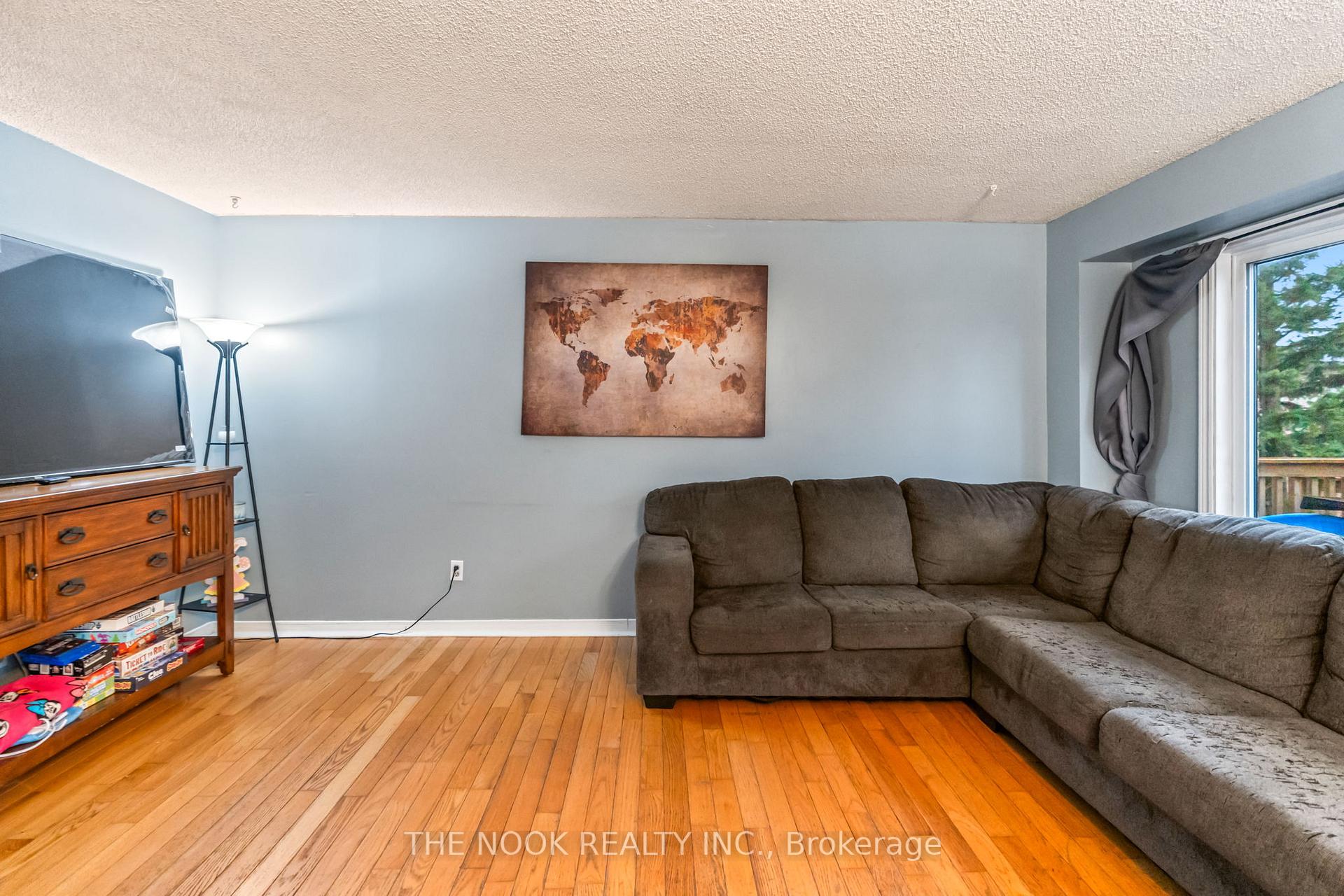 Photo 8 of 96 Kirby Crescent, Whitby, Blue Grass Meadows — HOMEH