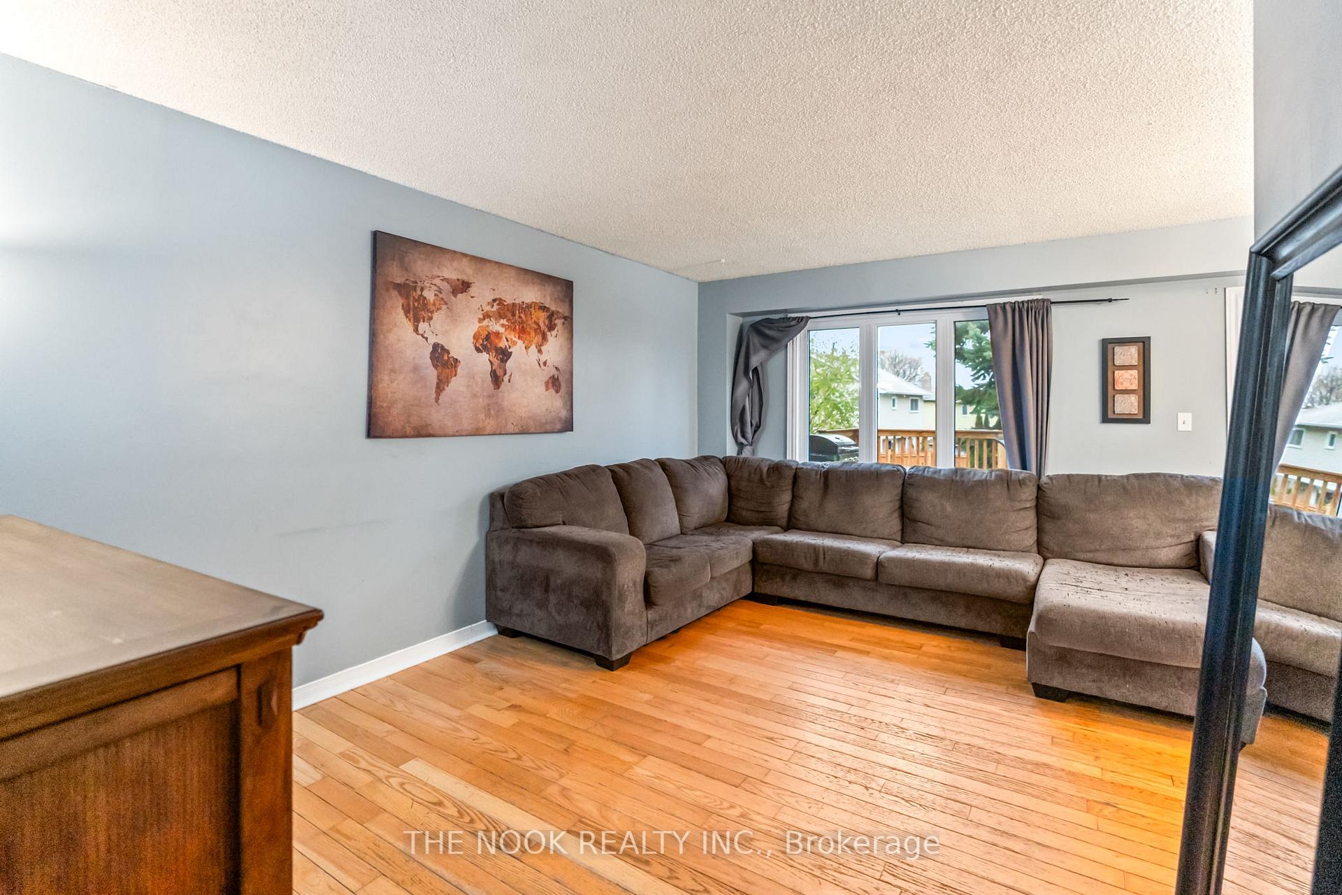 Photo 9 of 96 Kirby Crescent, Whitby, Blue Grass Meadows — HOMEH