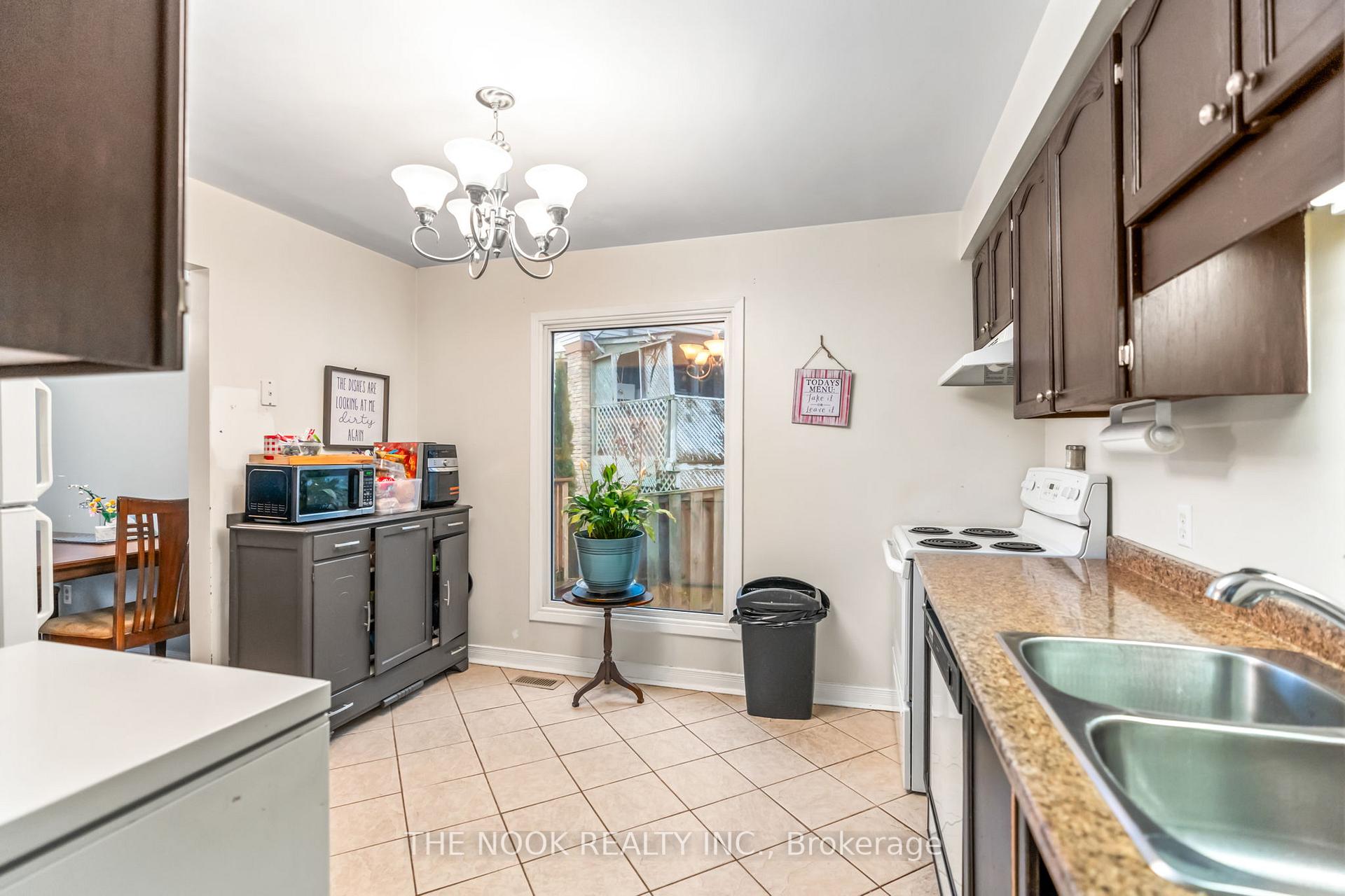 Photo 14 of 96 Kirby Crescent, Whitby, Blue Grass Meadows — HOMEH