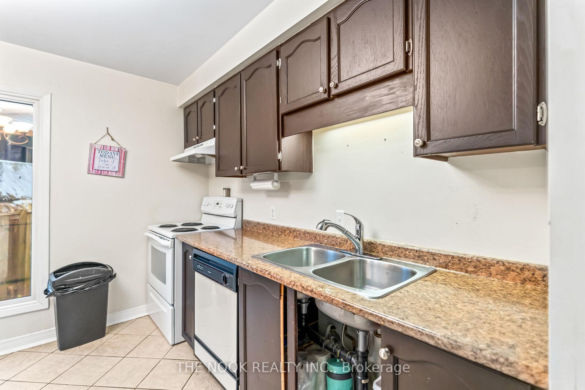 Photo 15 of 96 Kirby Crescent, Whitby, Blue Grass Meadows — HOMEH