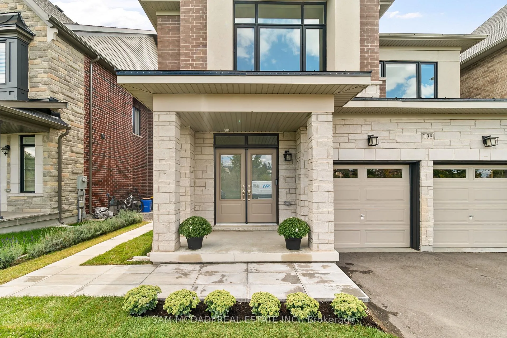 Photo 2 of 138 Factor Street, Vaughan, Kleinburg — HOMEH