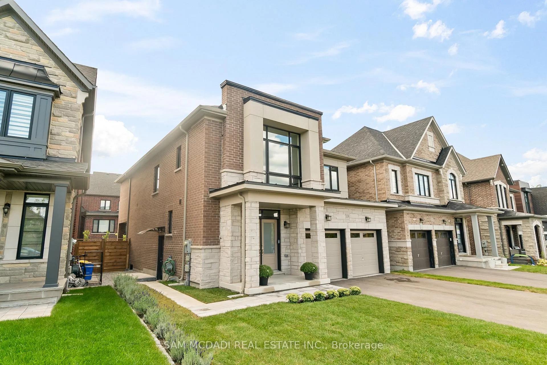 Photo 3 of 138 Factor Street, Vaughan, Kleinburg — HOMEH
