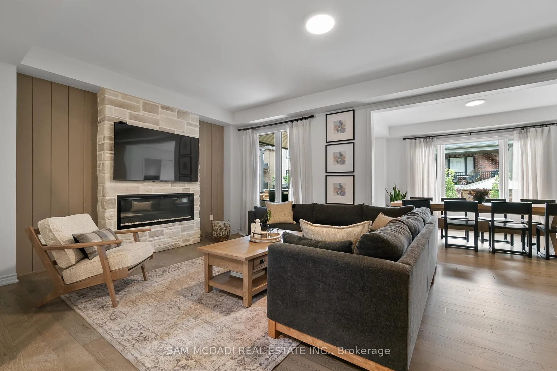 Photo 4 of 138 Factor Street, Vaughan, Kleinburg — HOMEH