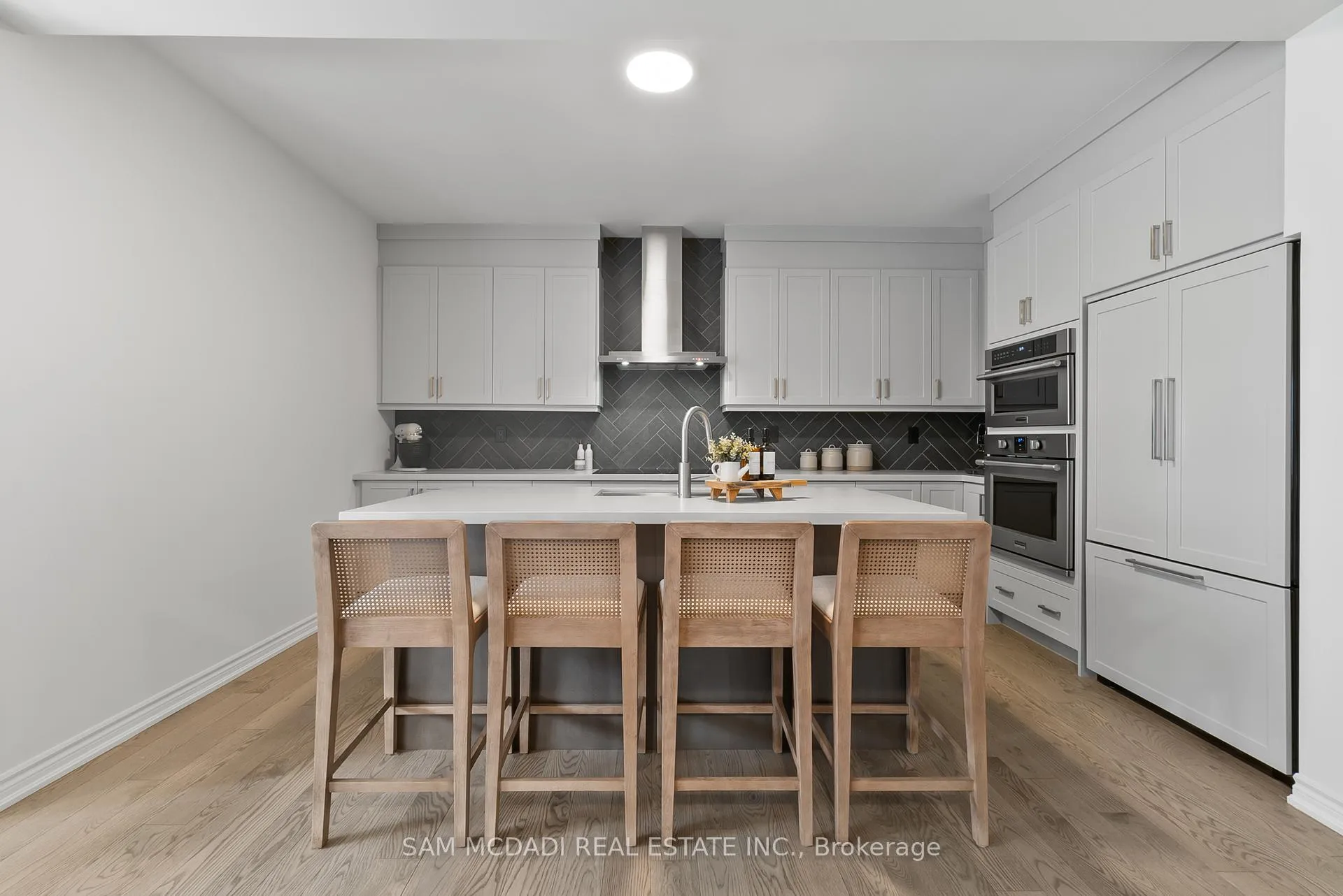 Photo 8 of 138 Factor Street, Vaughan, Kleinburg — HOMEH