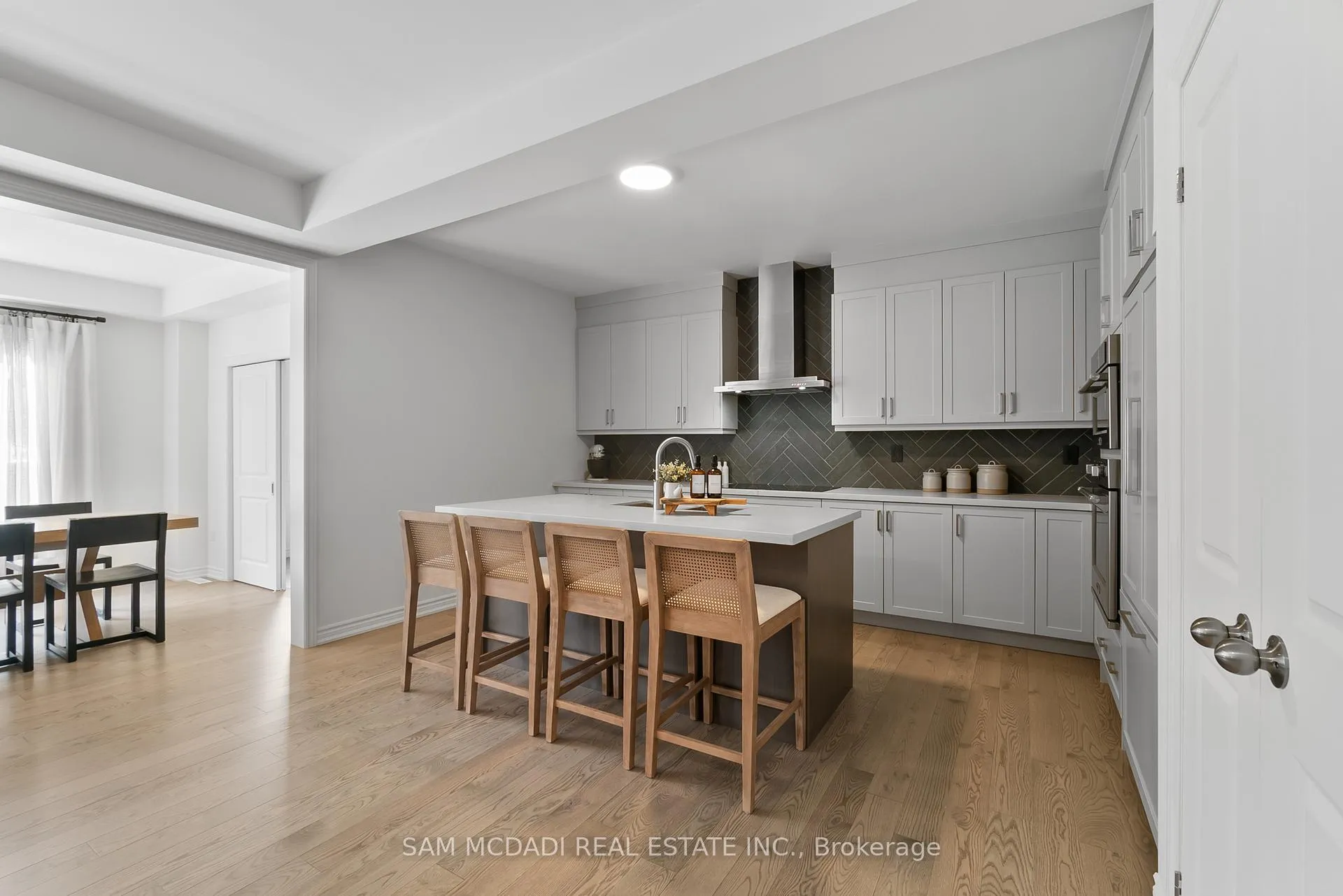 Photo 9 of 138 Factor Street, Vaughan, Kleinburg — HOMEH