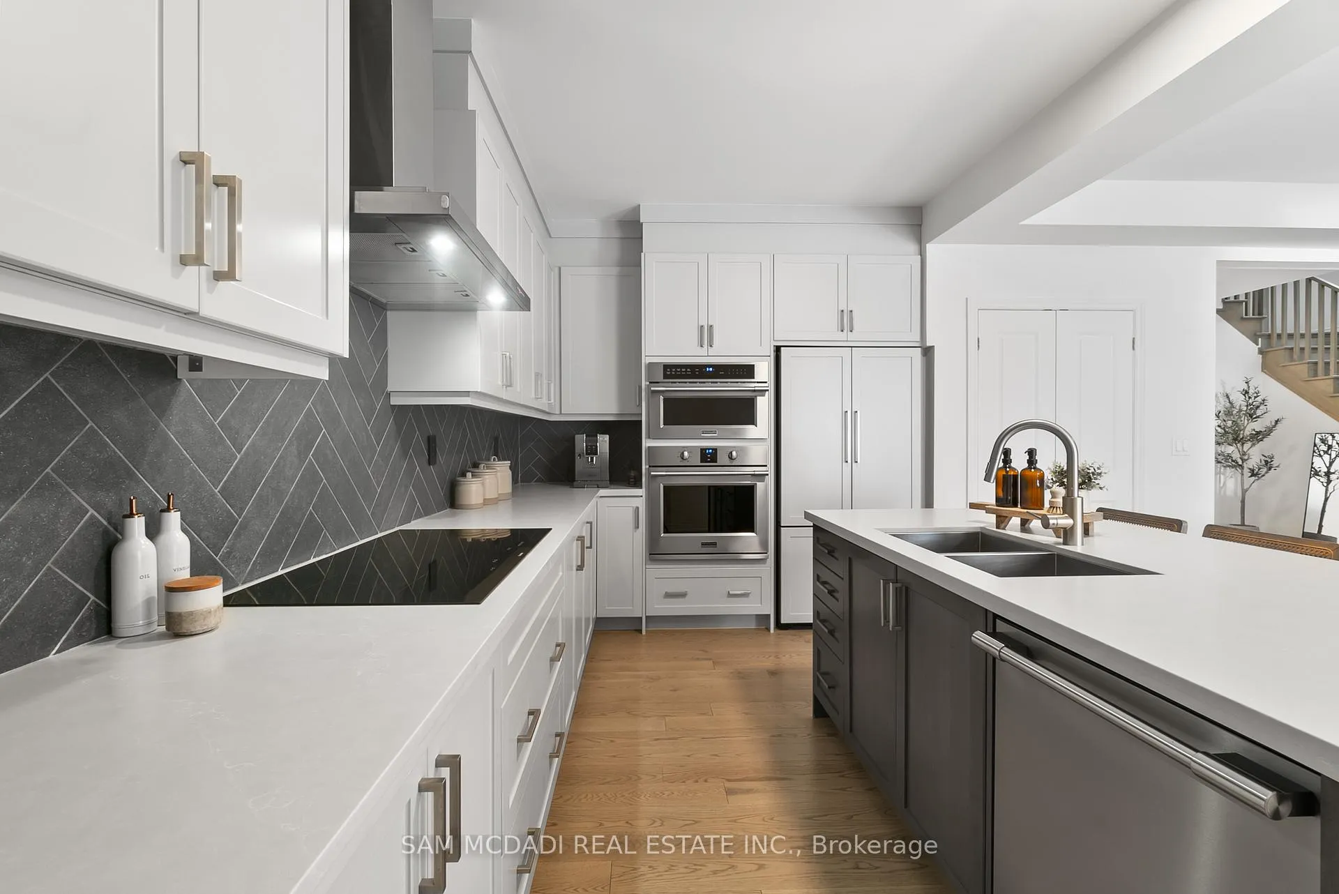 Photo 10 of 138 Factor Street, Vaughan, Kleinburg — HOMEH