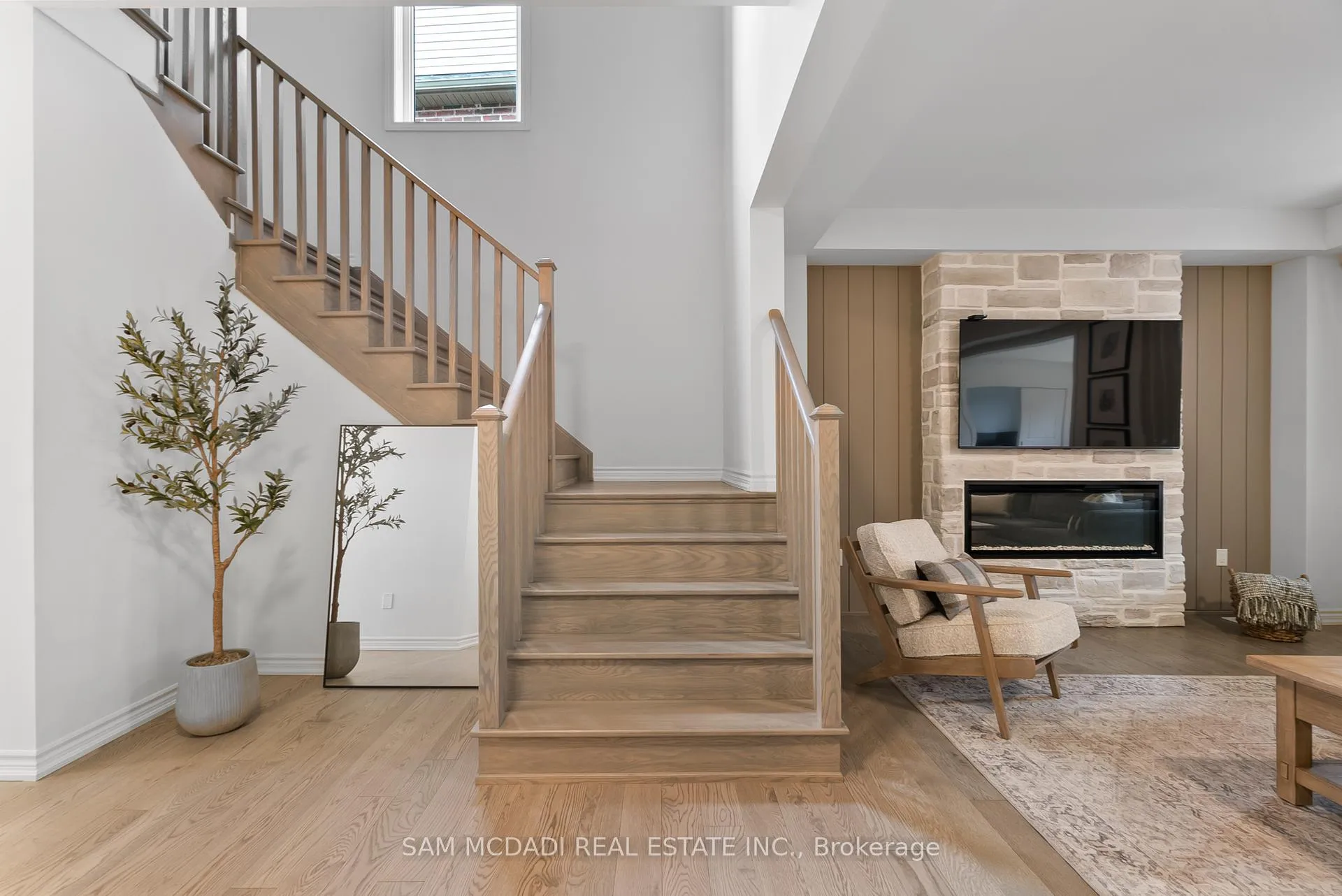 Photo 18 of 138 Factor Street, Vaughan, Kleinburg — HOMEH