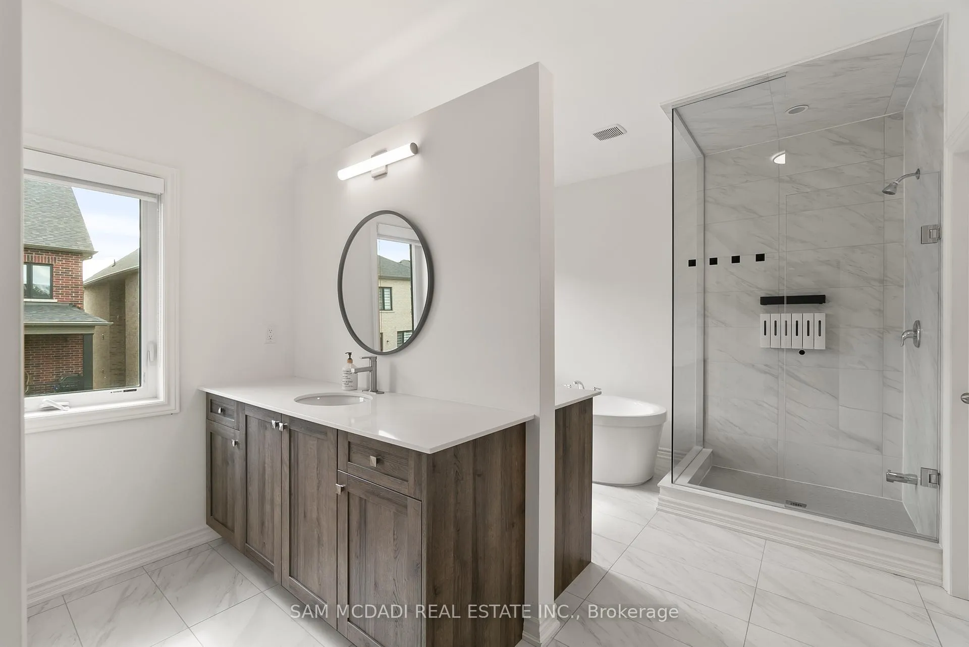 Photo 22 of 138 Factor Street, Vaughan, Kleinburg — HOMEH